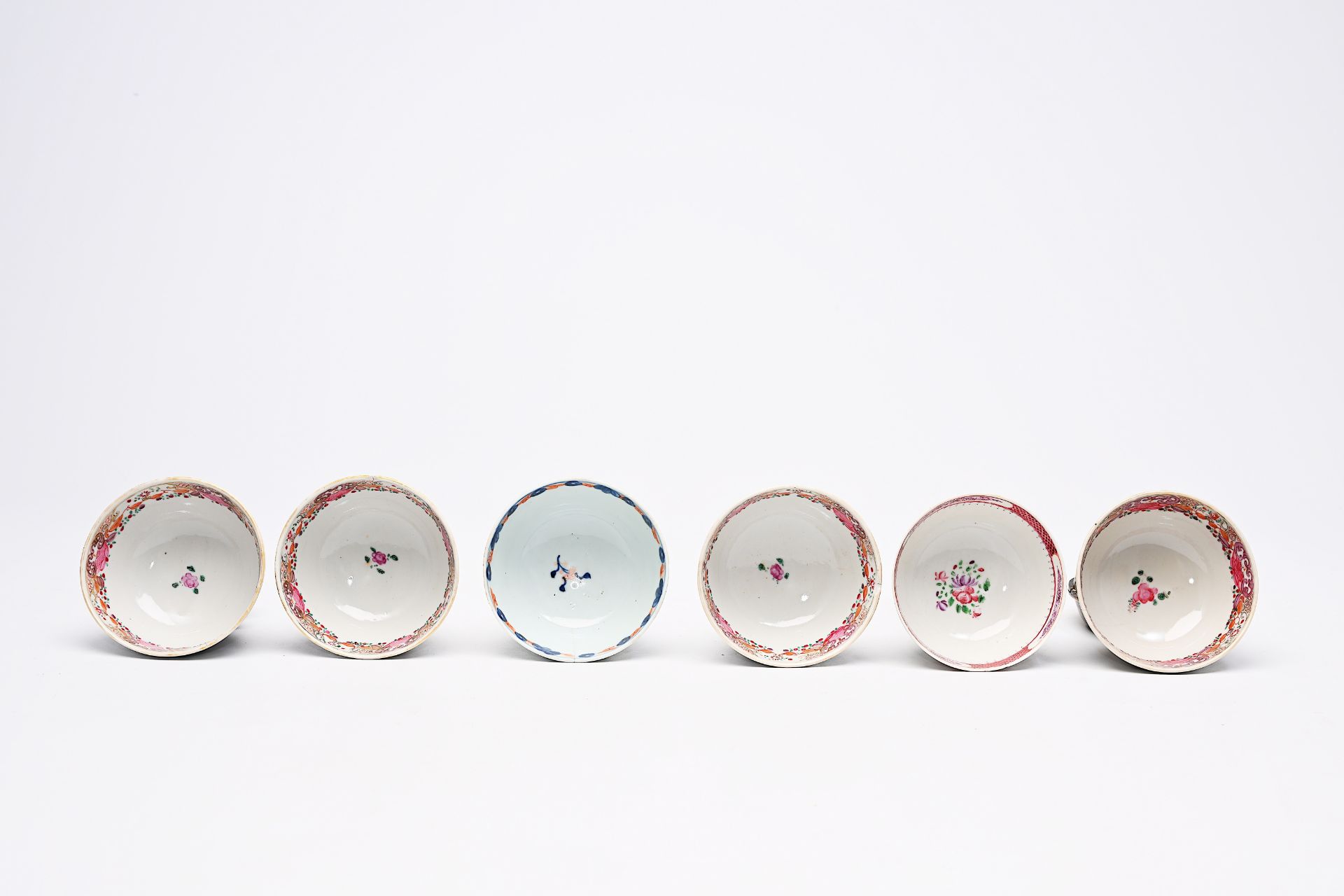 Eight Chinese famille rose, Imari style and Amsterdams bont cups and bowls, Yongzheng/Qianlong - Image 10 of 12