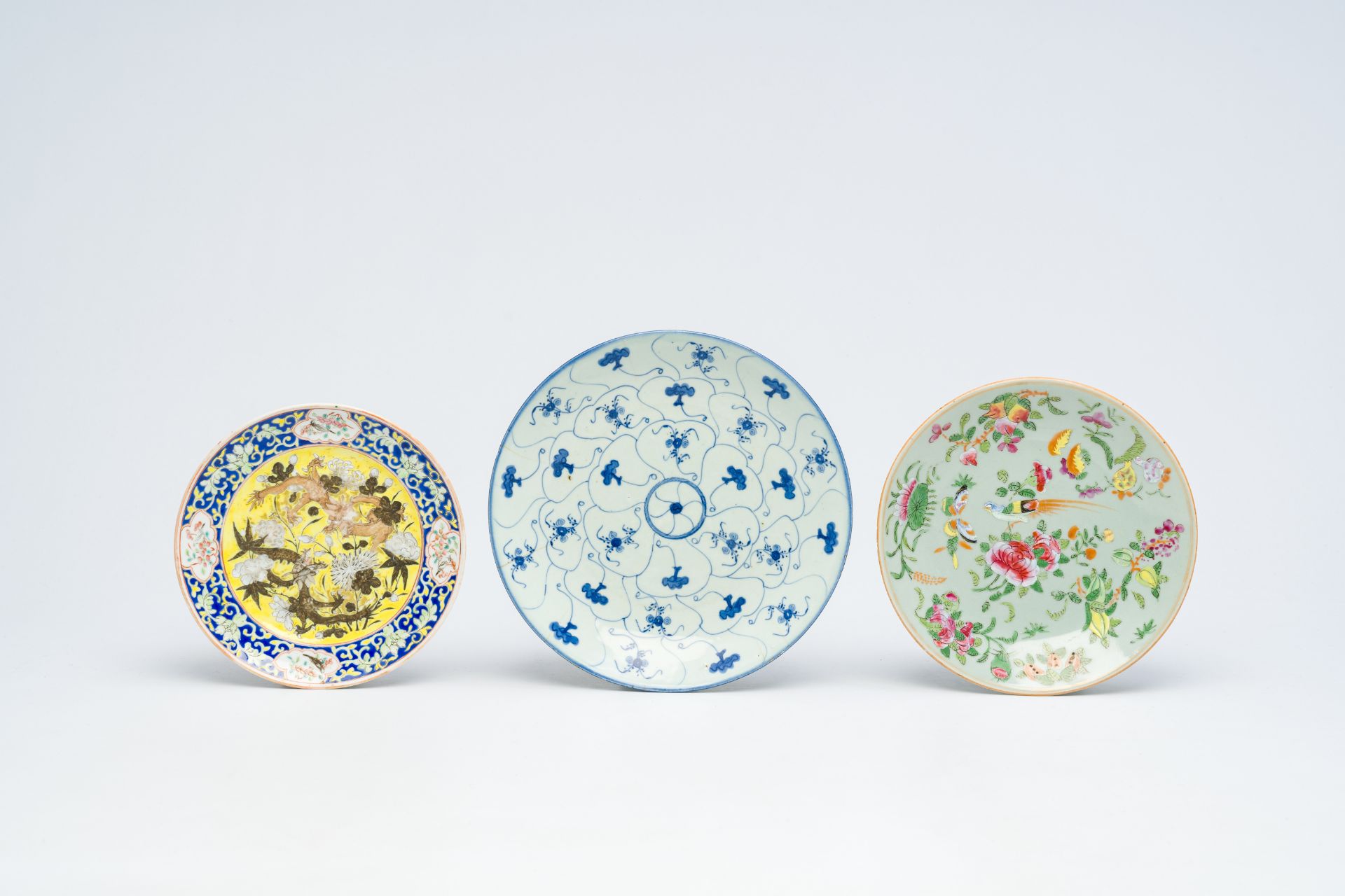 A varied collection of Chinese porcelain, 19th/20th C. - Bild 20 aus 26