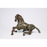 Jan Desmarets (1961): Reclining horse, green-brown patinated bronze, ed. 5/8