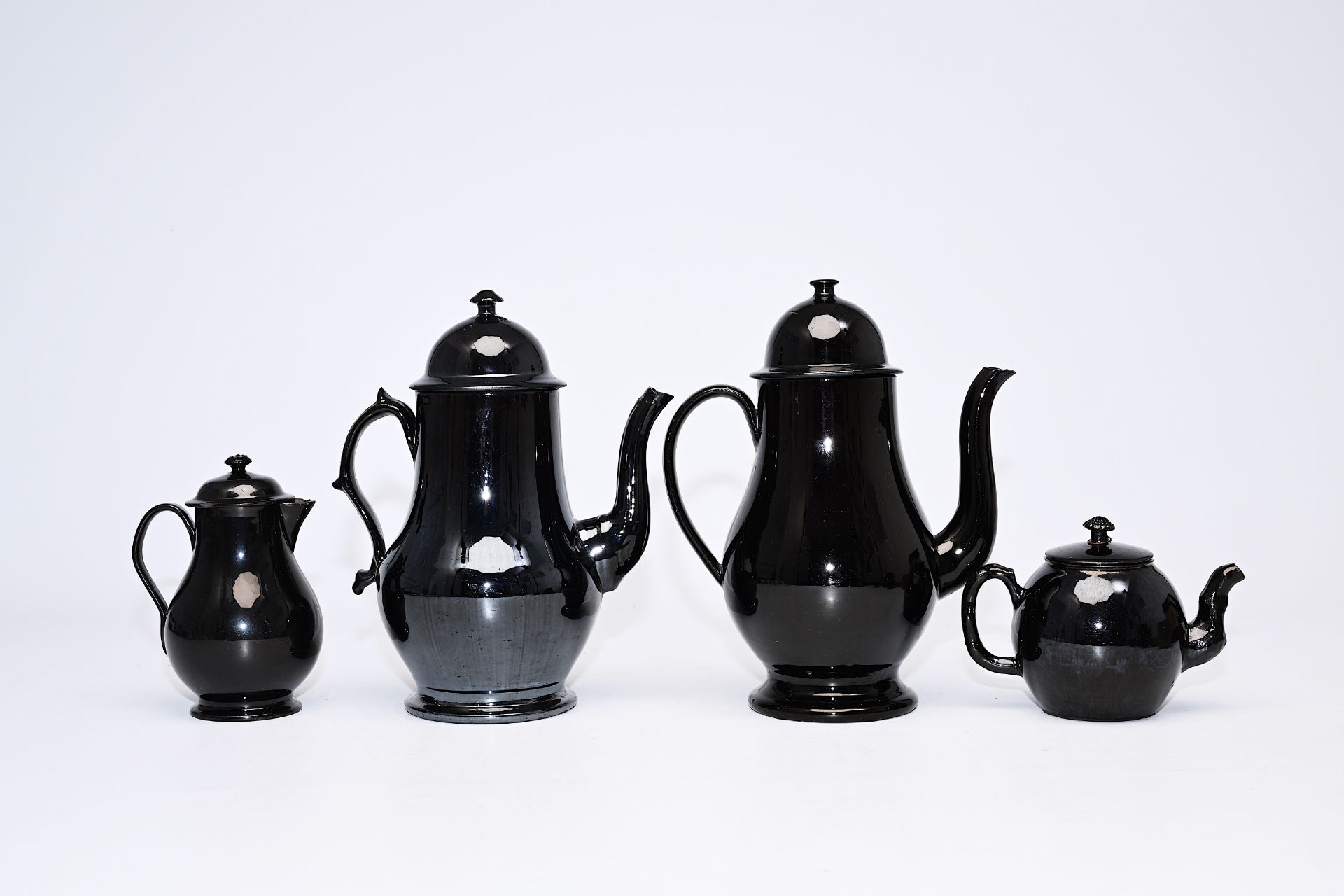 A varied collection black glazed Namur earthenware, 18th/19th C. - Image 3 of 13