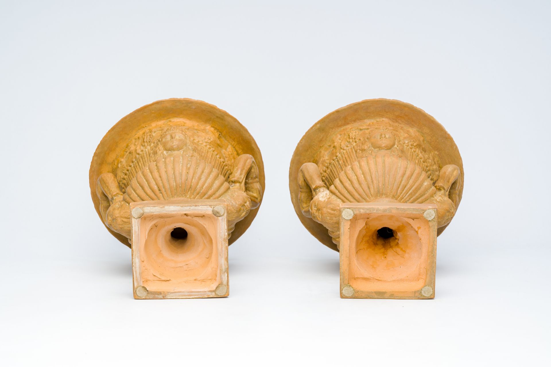 A pair of French terracotta 'Medici' vases, 19th/20th C. - Image 7 of 7