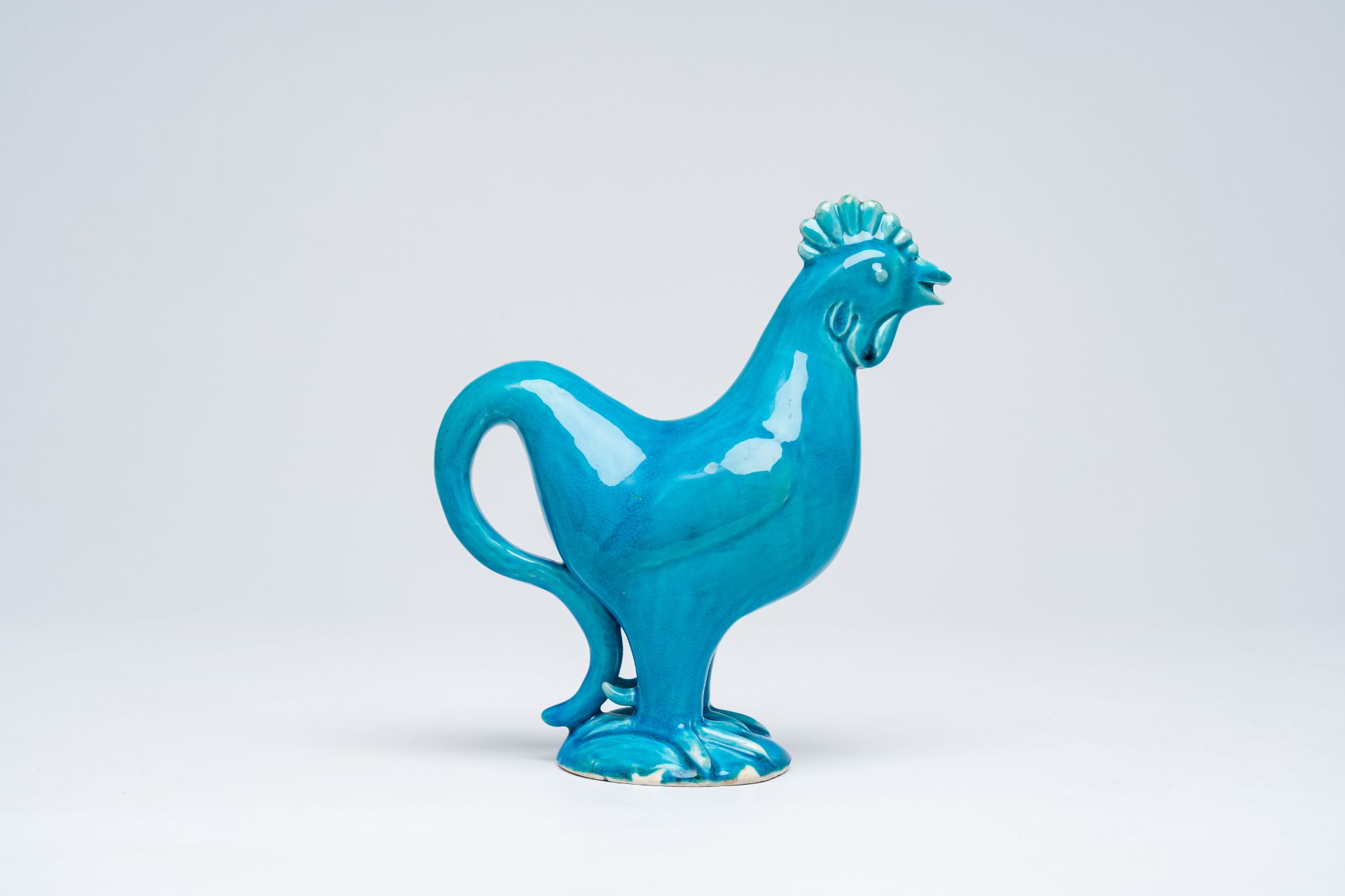 A Chinese turquoise-glazed cadogan 'rooster' ewer or teapot, 19th/20th C. - Image 4 of 7