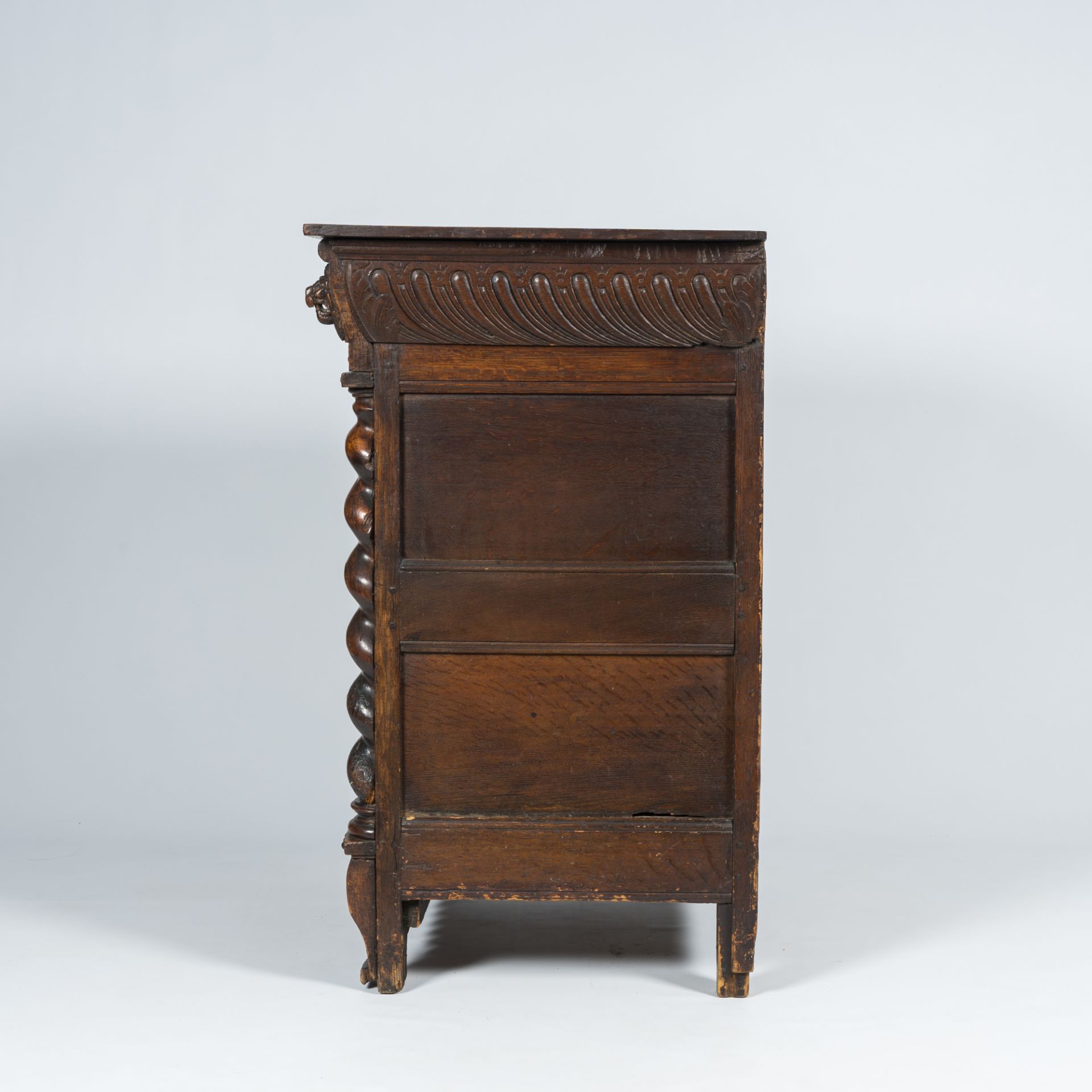 A Flemish oak single-door cupboard composed of Renaissance ornaments, 19th C. - Image 4 of 8