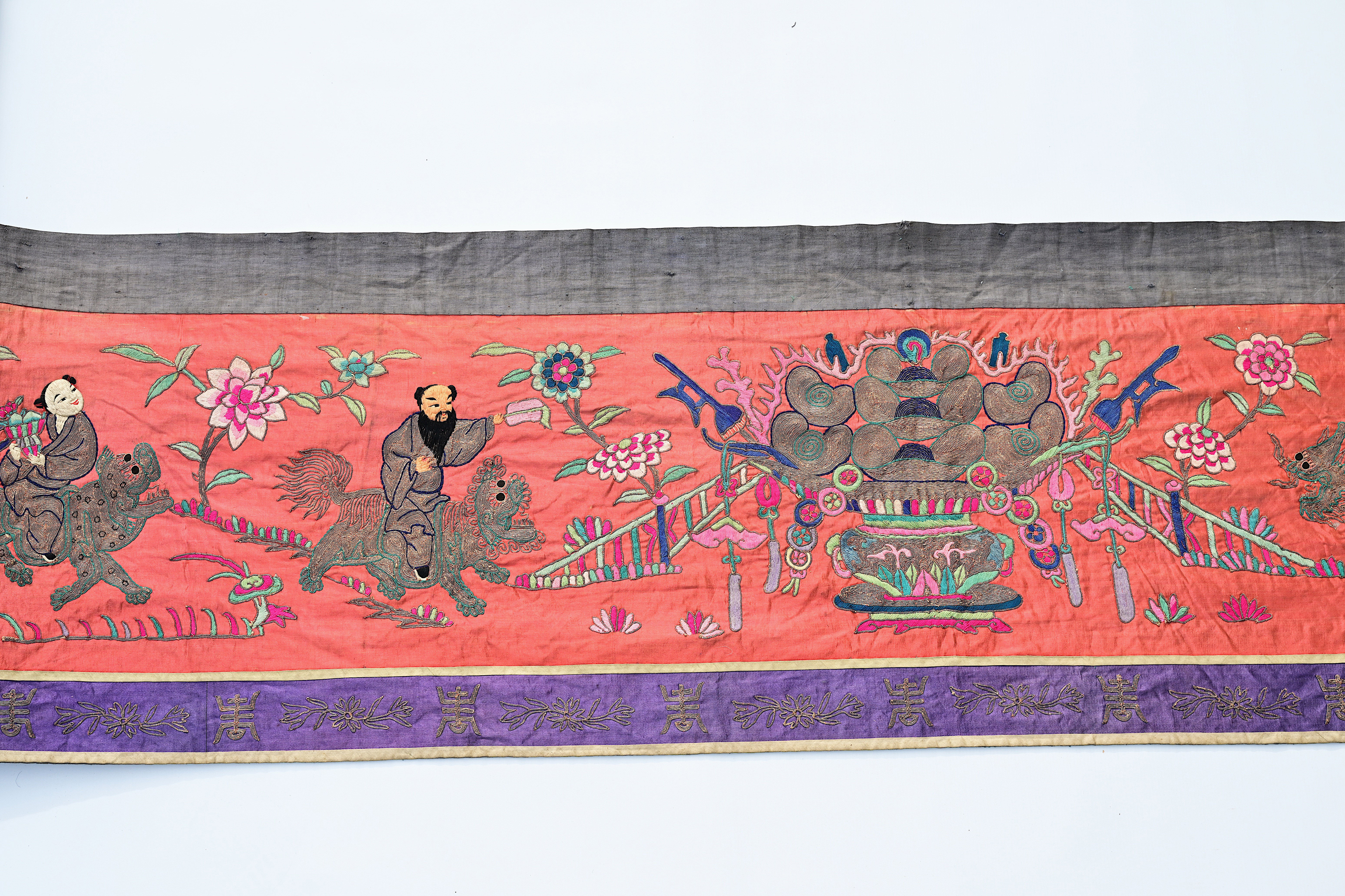 A long Chinese horizontal silk embroidered 'Eight Immortals' altar cloth with silver thread, 19th C. - Image 4 of 13
