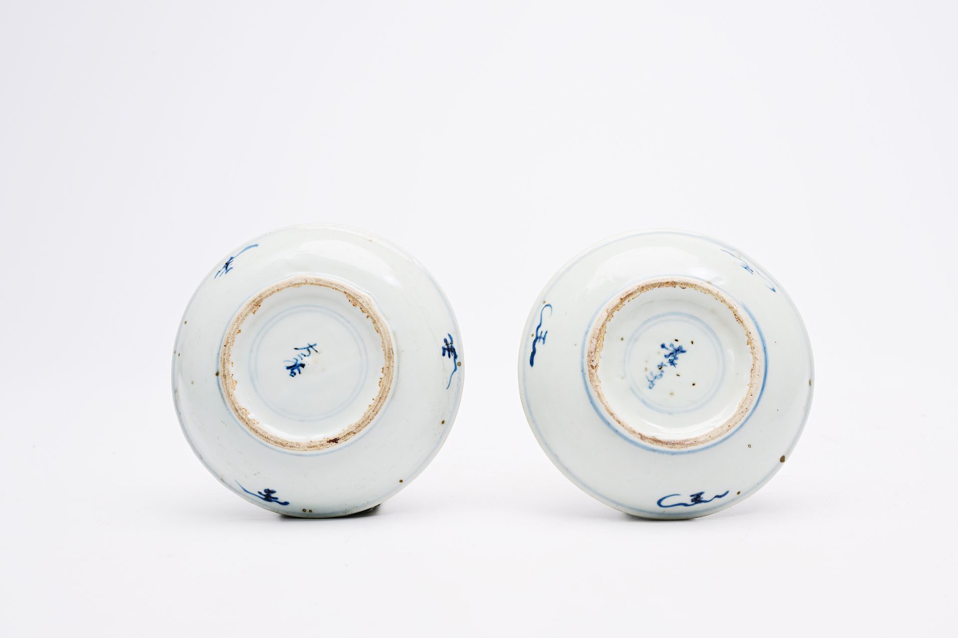 A varied collection of Chinese Yixing stoneware, blue and white and blanc de Chine porcelain, Wanli - Bild 11 aus 11