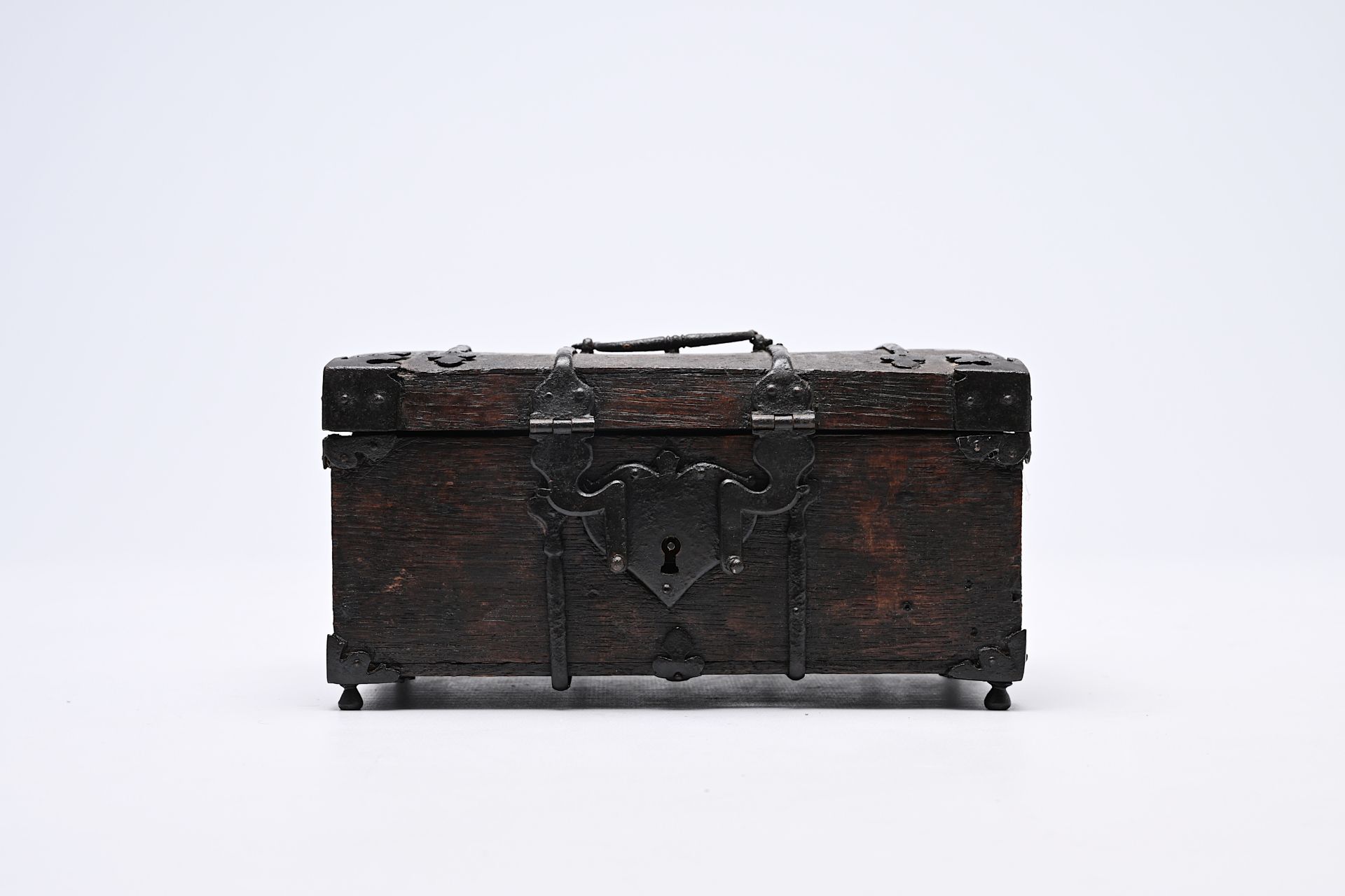 A wooden chest with iron mounts, Western Europe, 16th C. - Image 3 of 11