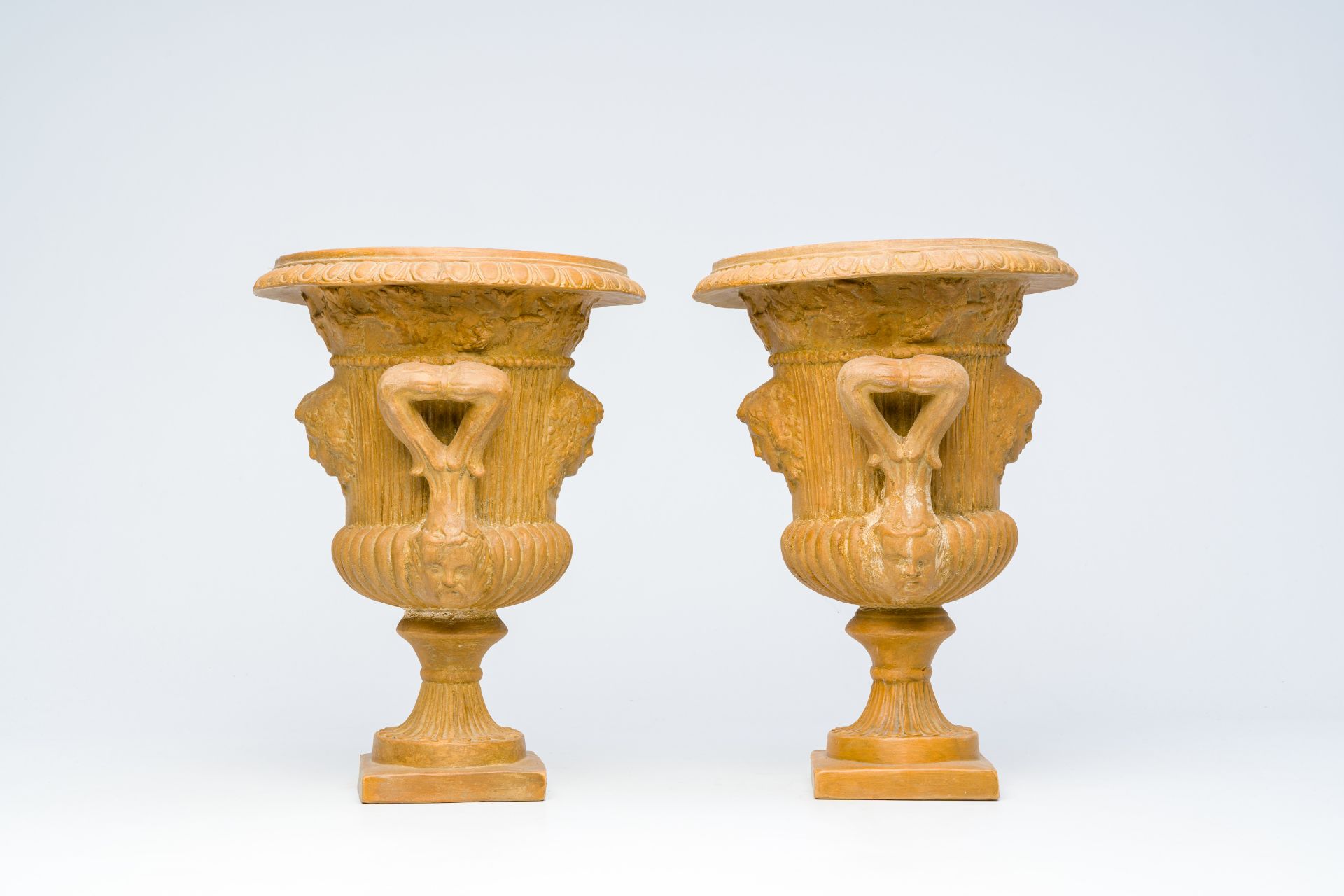 A pair of French terracotta 'Medici' vases, 19th/20th C. - Image 3 of 7