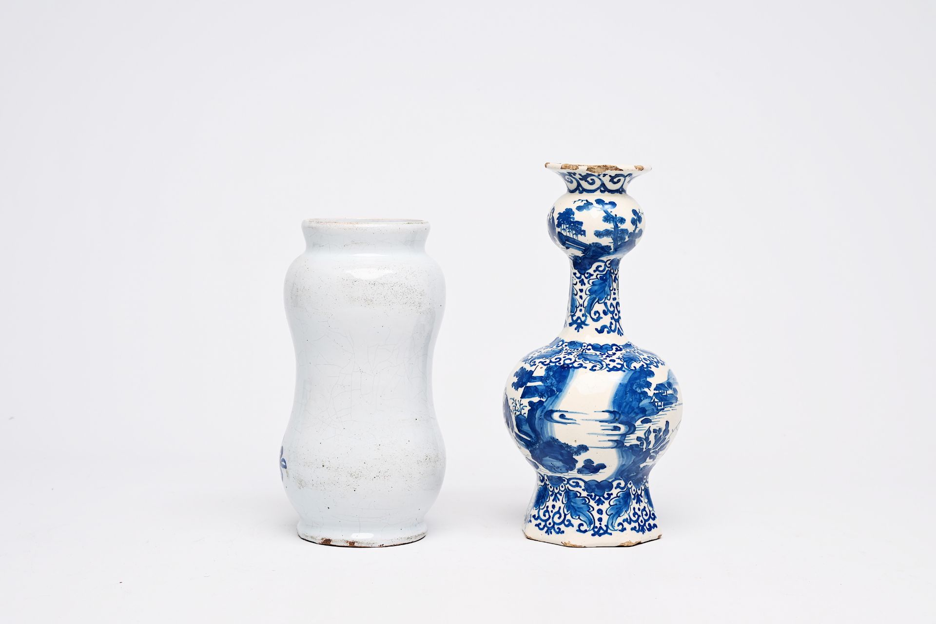 A varied collection of blue, white and polychrome earthenware items, Delft, France and Spain, 18th/1 - Image 12 of 18