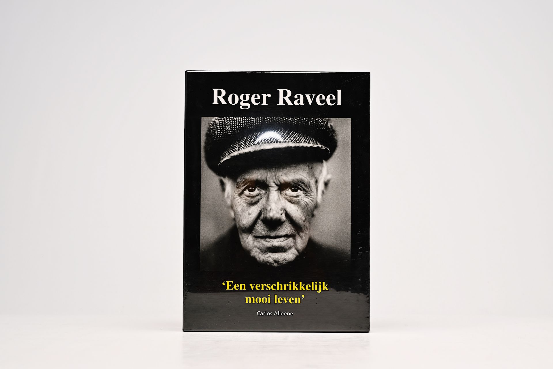 Roger Raveel (1921-2013): Two boxes of wine (eight bottles), ed. 43/100 and 75/100, and a publicatio - Bild 8 aus 10