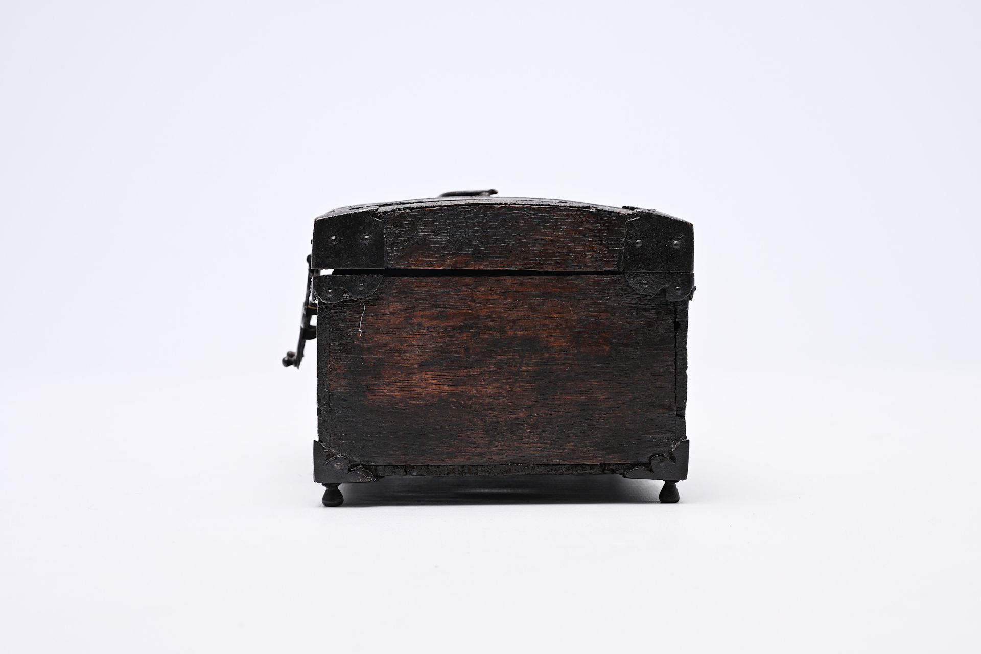 A wooden chest with iron mounts, Western Europe, 16th C. - Image 5 of 11