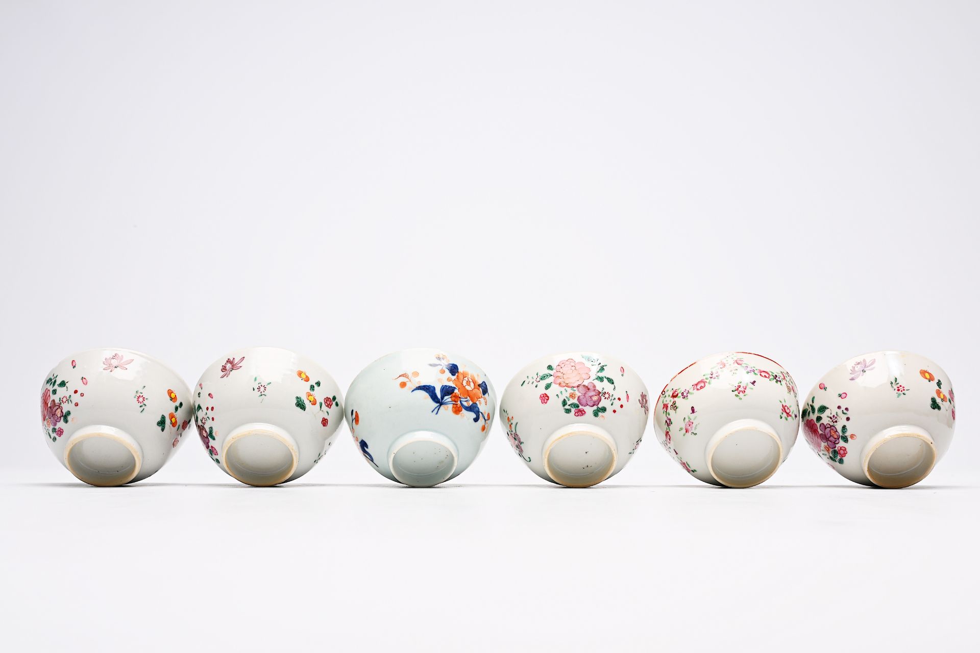 Eight Chinese famille rose, Imari style and Amsterdams bont cups and bowls, Yongzheng/Qianlong - Bild 11 aus 12