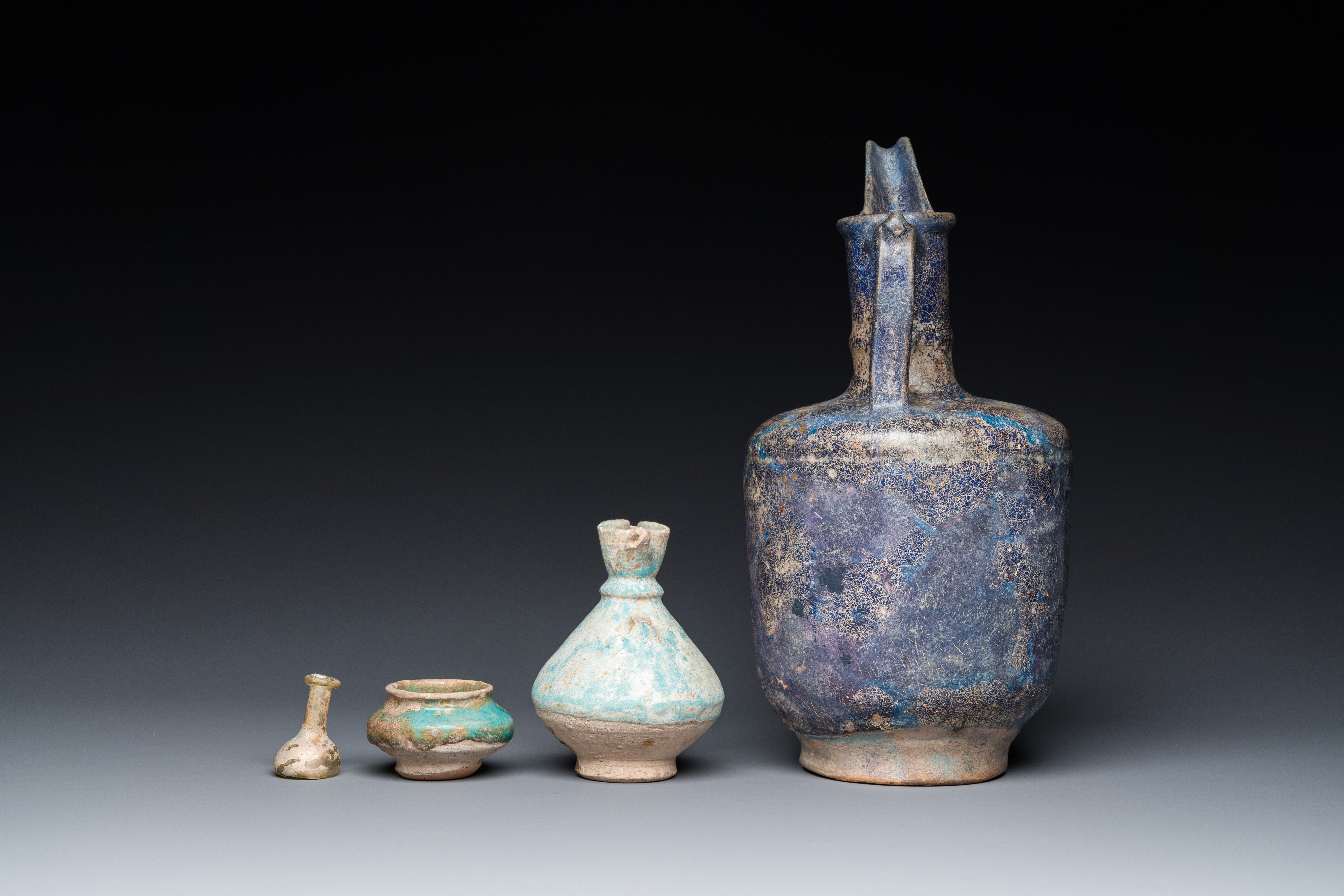 Twelve Ottoman and Persian pottery wares, 13th C. and later - Image 20 of 34