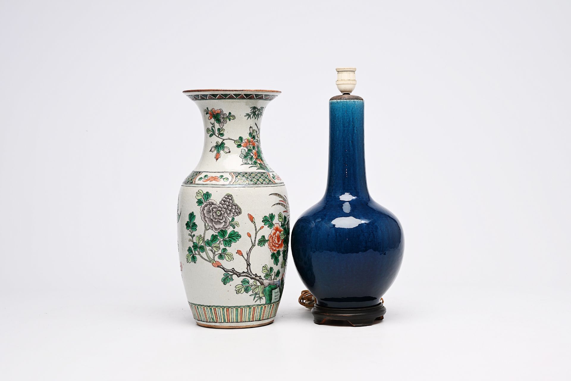 A varied collection of Chinese blue, white, famille rose, grisaille and monochrome porcelain, Kangxi - Bild 5 aus 11