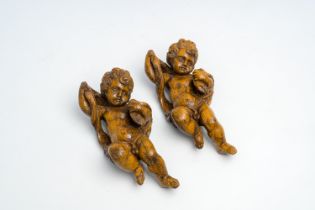 A pair of oak wood sculptures of angels, probably France, 17th/18th C.