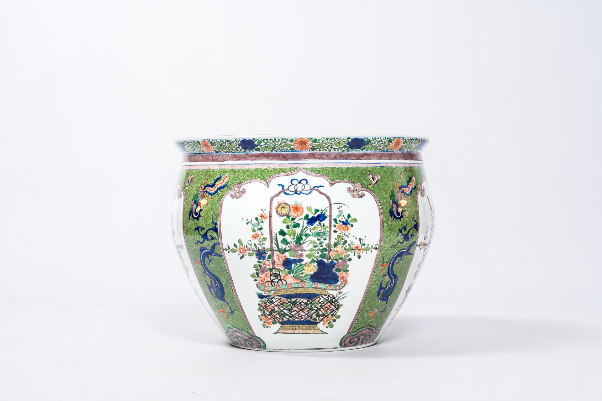 A French Samson famille verte style jardiniere with phoenixes, dragons and flower baskets, Paris, 19 - Bild 3 aus 20