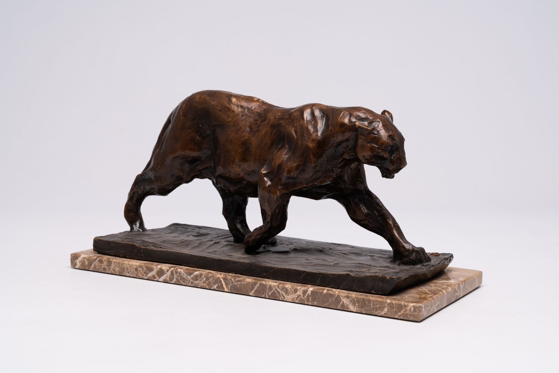 Rembrandt Bugatti (1884-1916, after): 'Panthere marchant', brown patinated bronze on a marble base, - Bild 3 aus 13