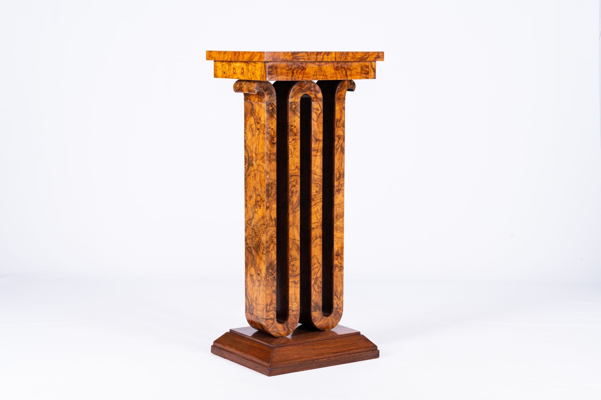 A burl wood veneered Art Deco column, first half 20th C. - Image 2 of 8