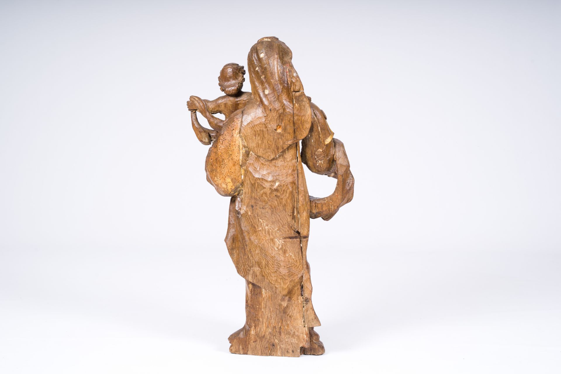 A Flemish carved oak wood Virgin and Child with gilt design, 17th C. - Image 4 of 7