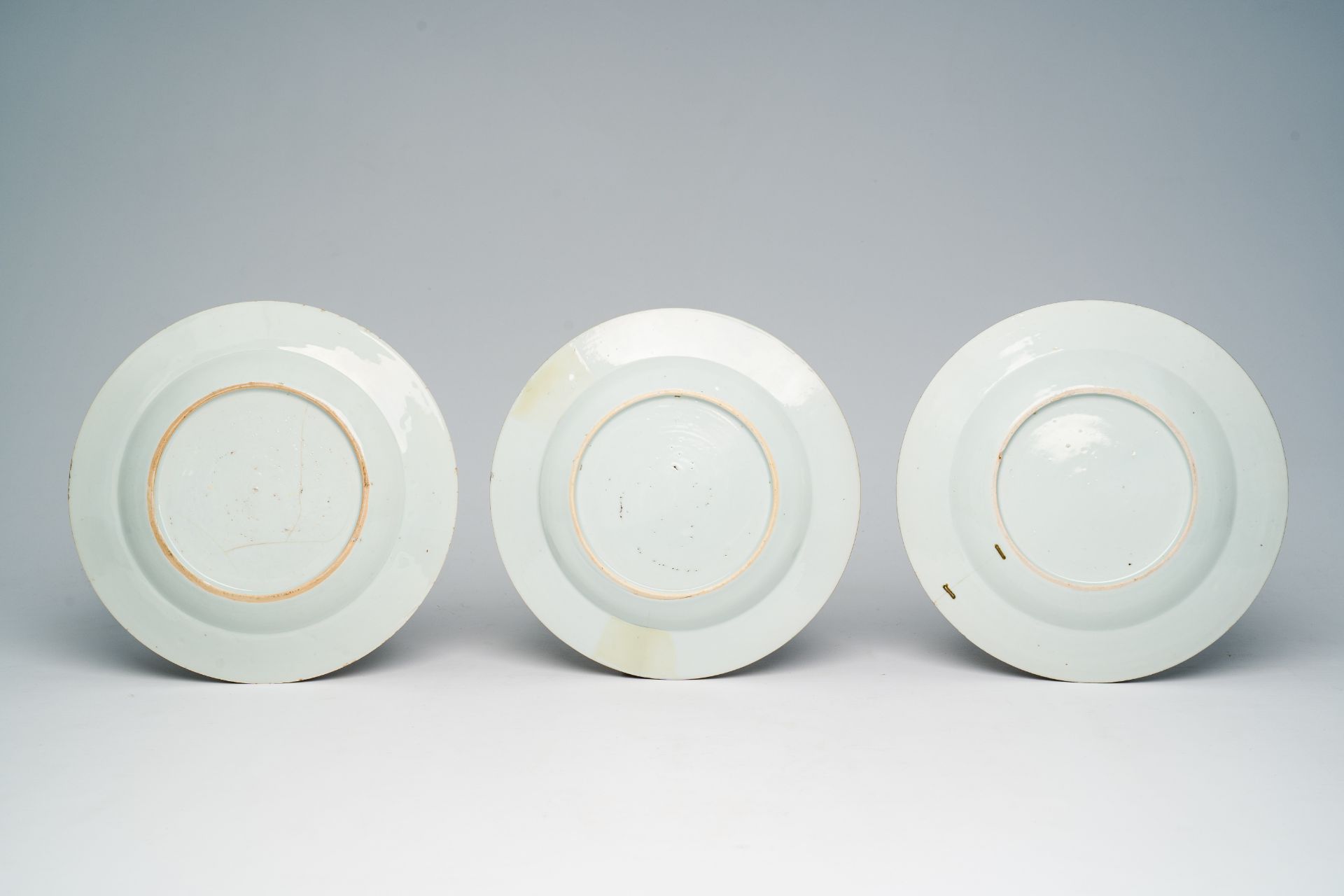 Three Chinese famille rose and famille verte 'landscape' plates, Qianlong - Image 3 of 3