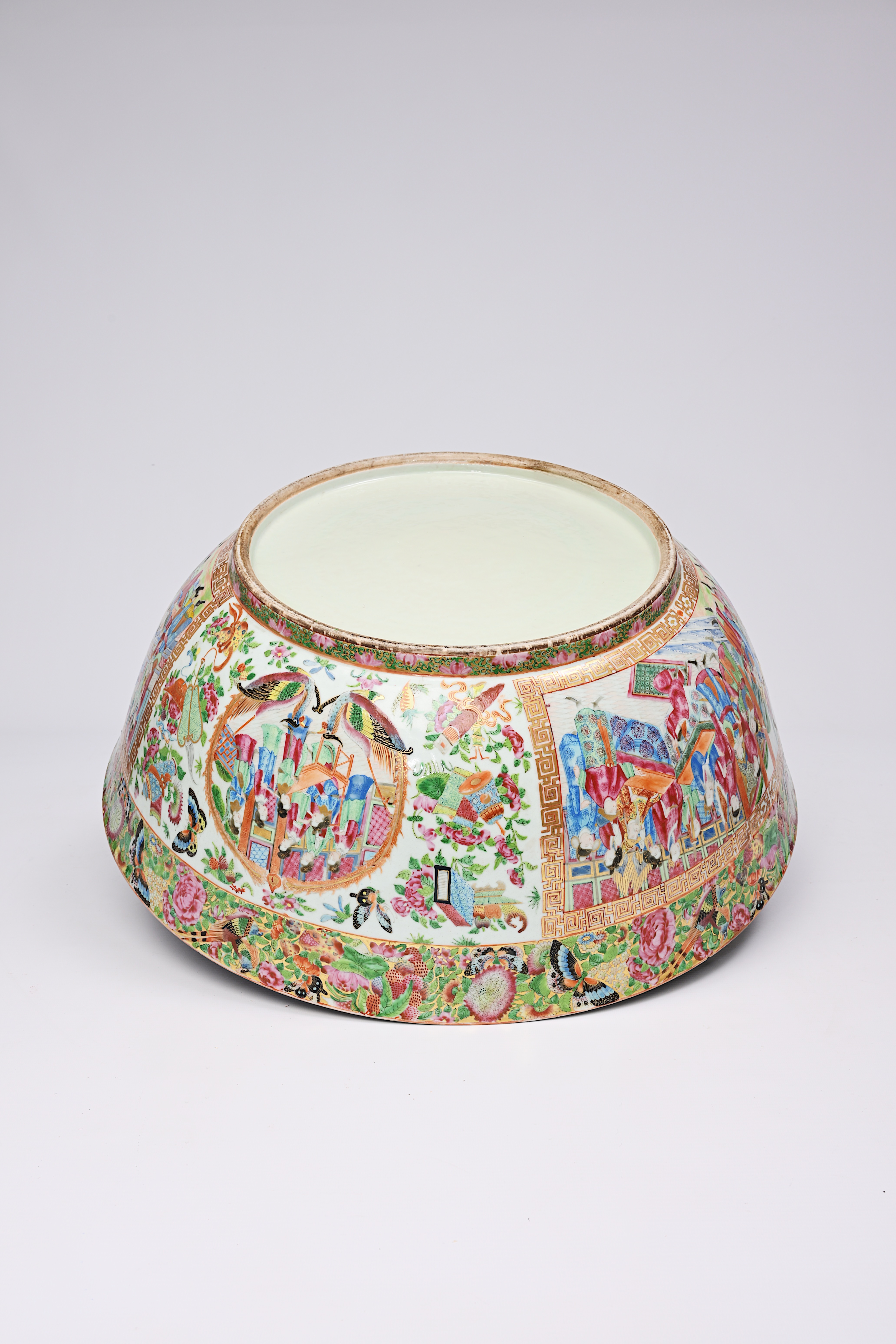 An imposing Chinese Canton famille rose bowl with palace scenes, antiquities and floral design, 19th - Image 7 of 10