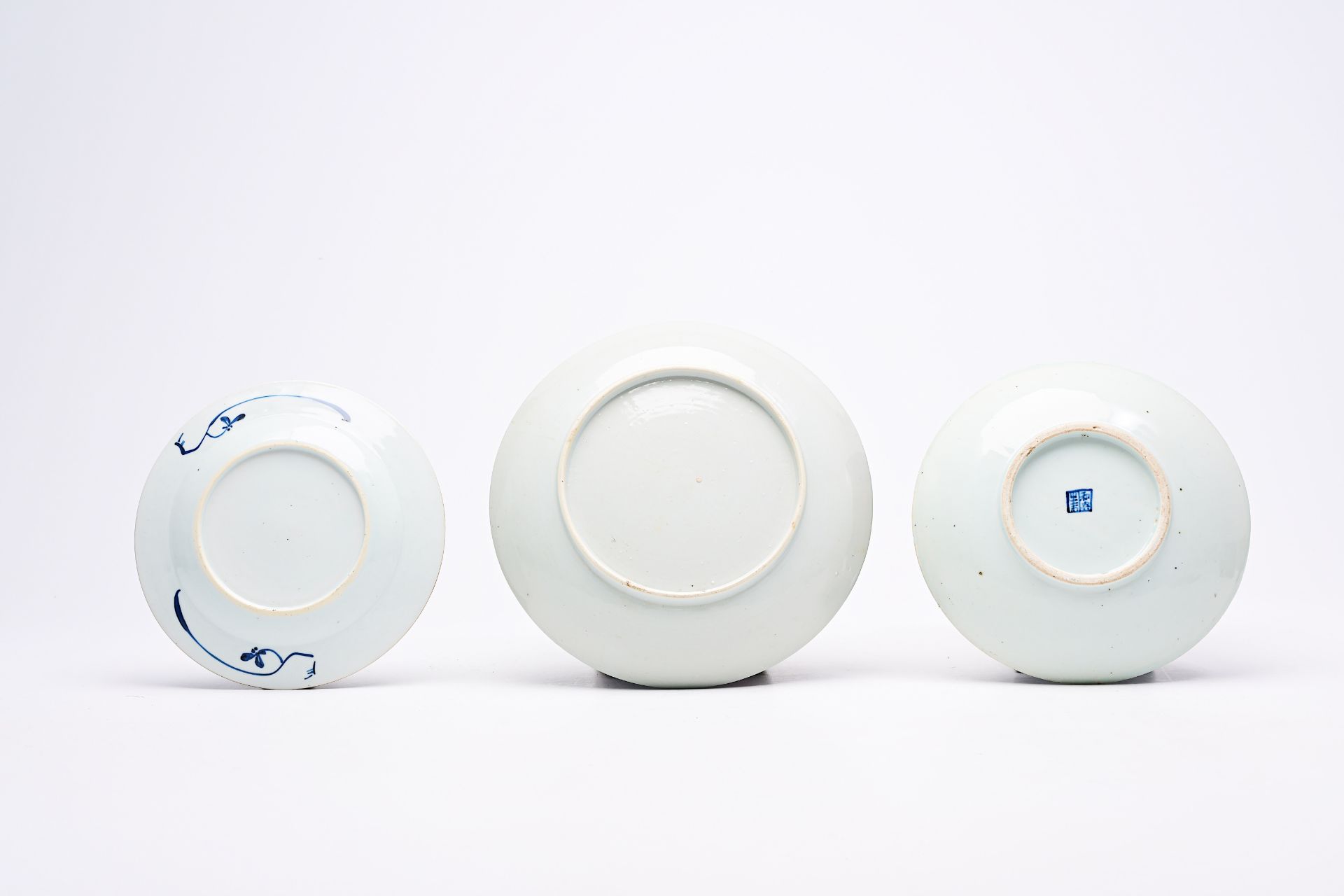 A varied collection of Chinese blue and white porcelain, Kangxi and later - Image 9 of 12