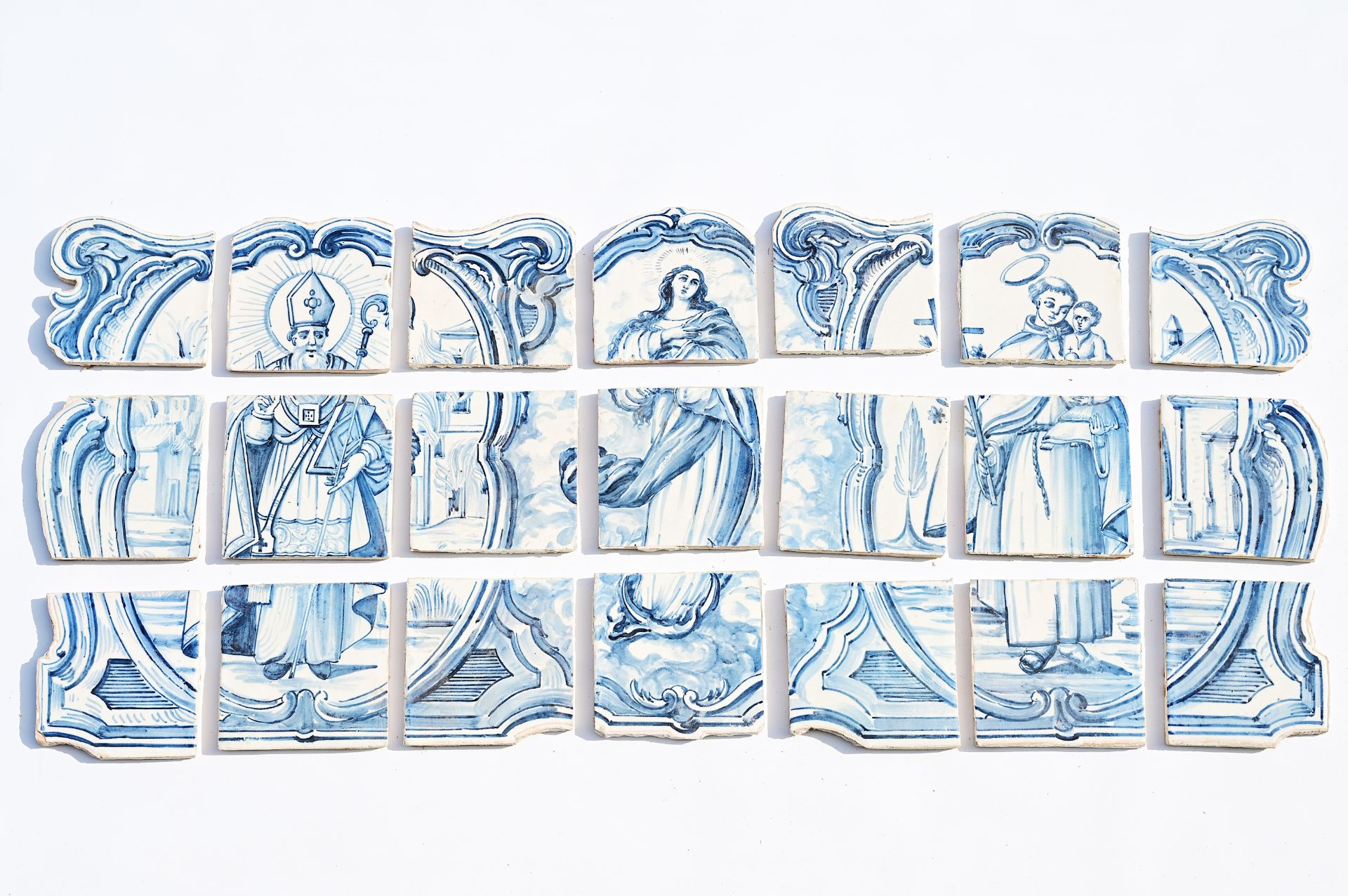 A Portuguese blue and white tile mural with the Madonna and two saints, late 18th C. - Bild 7 aus 7