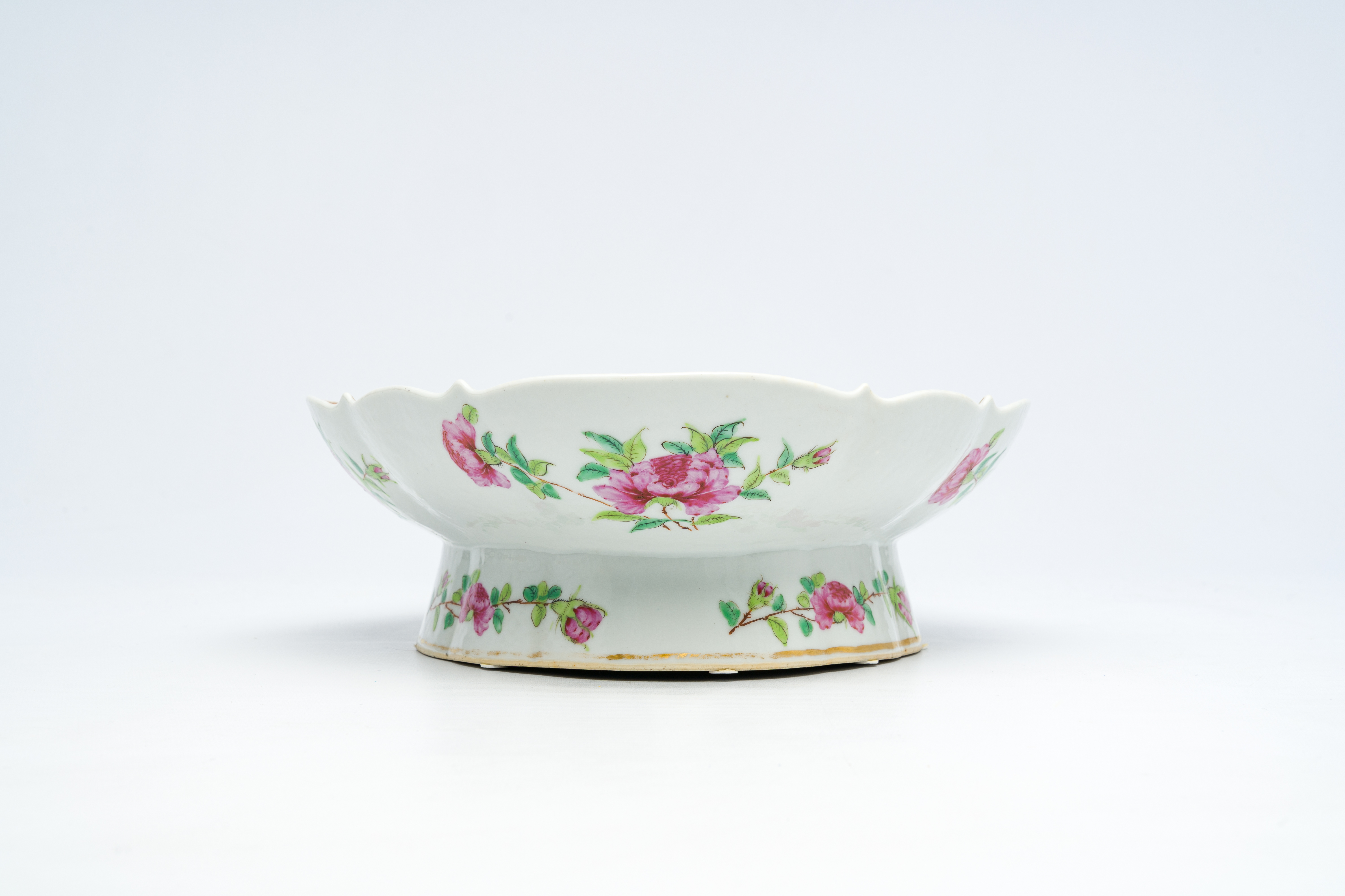 A Chinese Canton famille rose lobed bowl on foot with an animated palace scene and floral design, 19 - Image 7 of 7