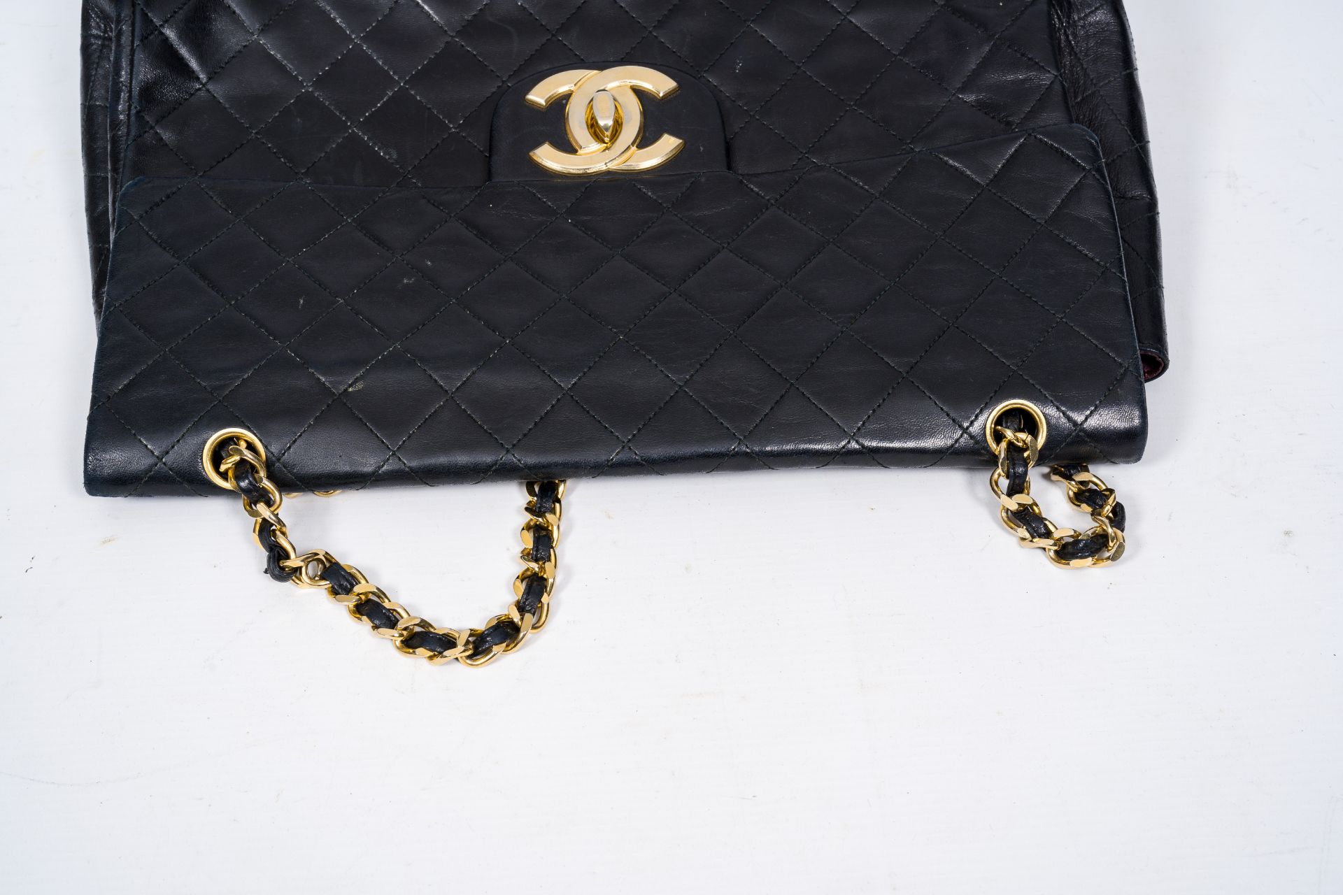 A black leather Coco Chanel handbag, second half 20th C. - Image 9 of 10