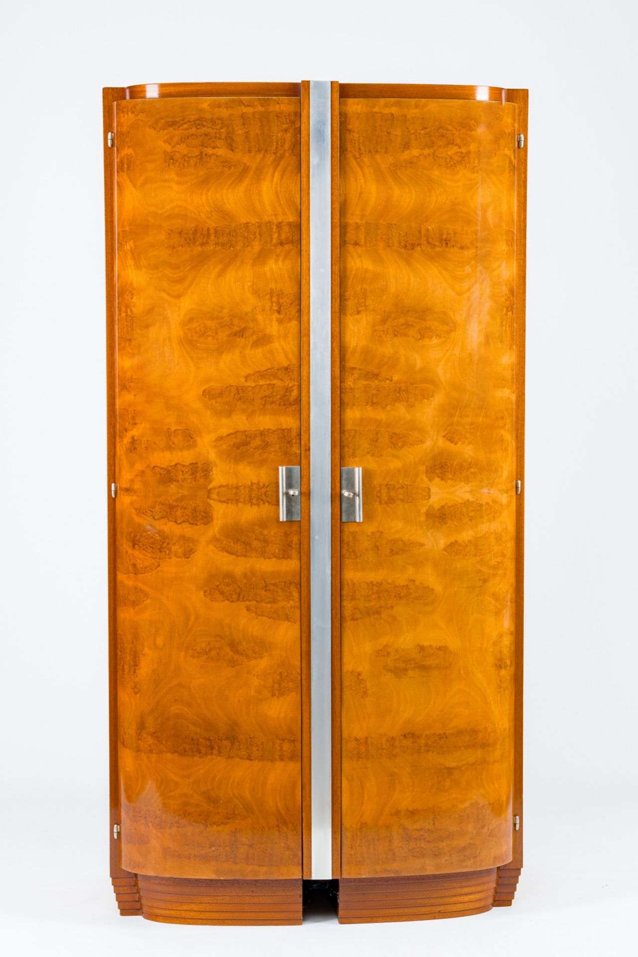 A French veneered wood Art Deco two-door cabinet, first half 20th C. - Image 3 of 6