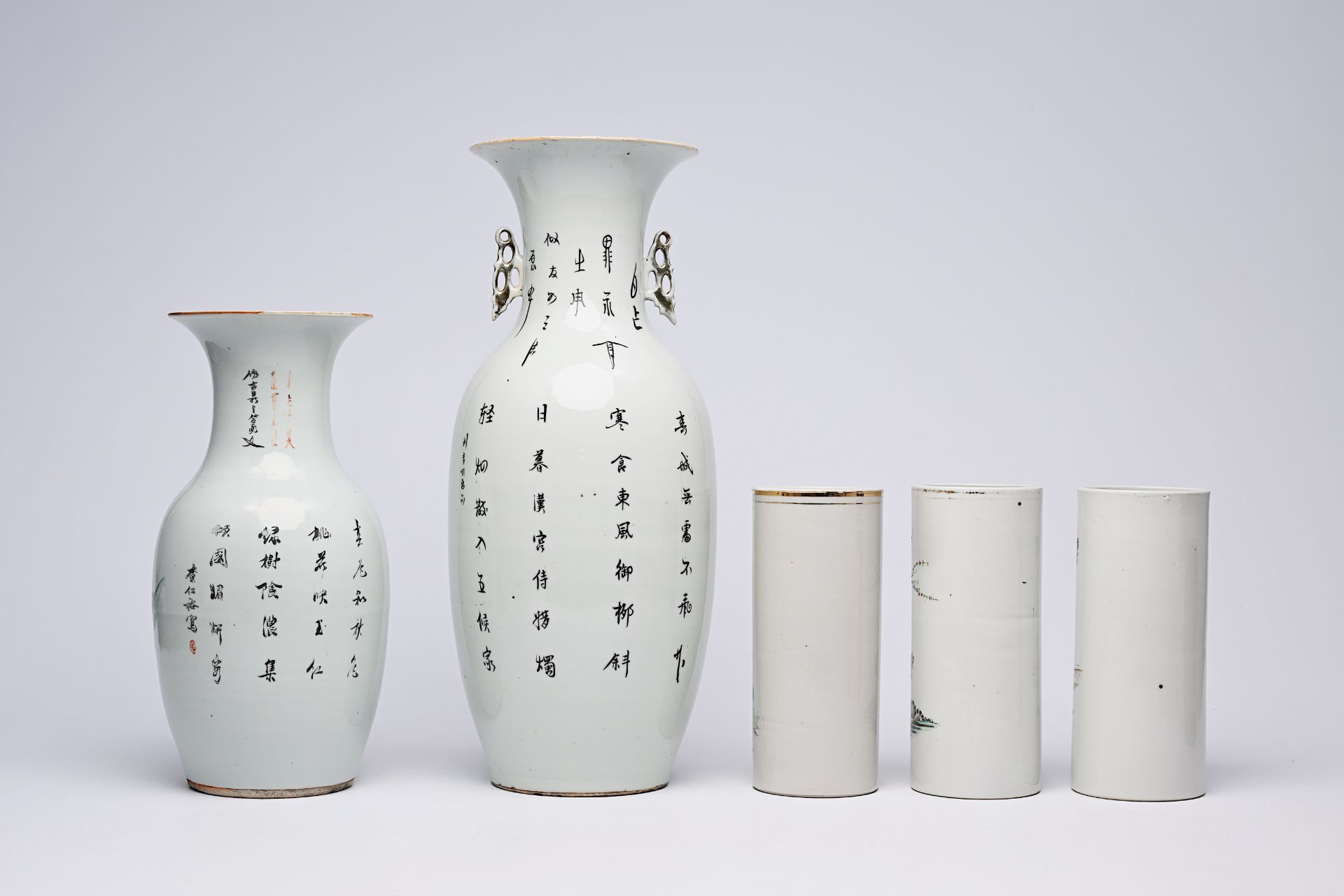 Five Chinese famille rose and qianjiang cai vases and hat stands with figurative design, 19th/20th C - Image 5 of 14