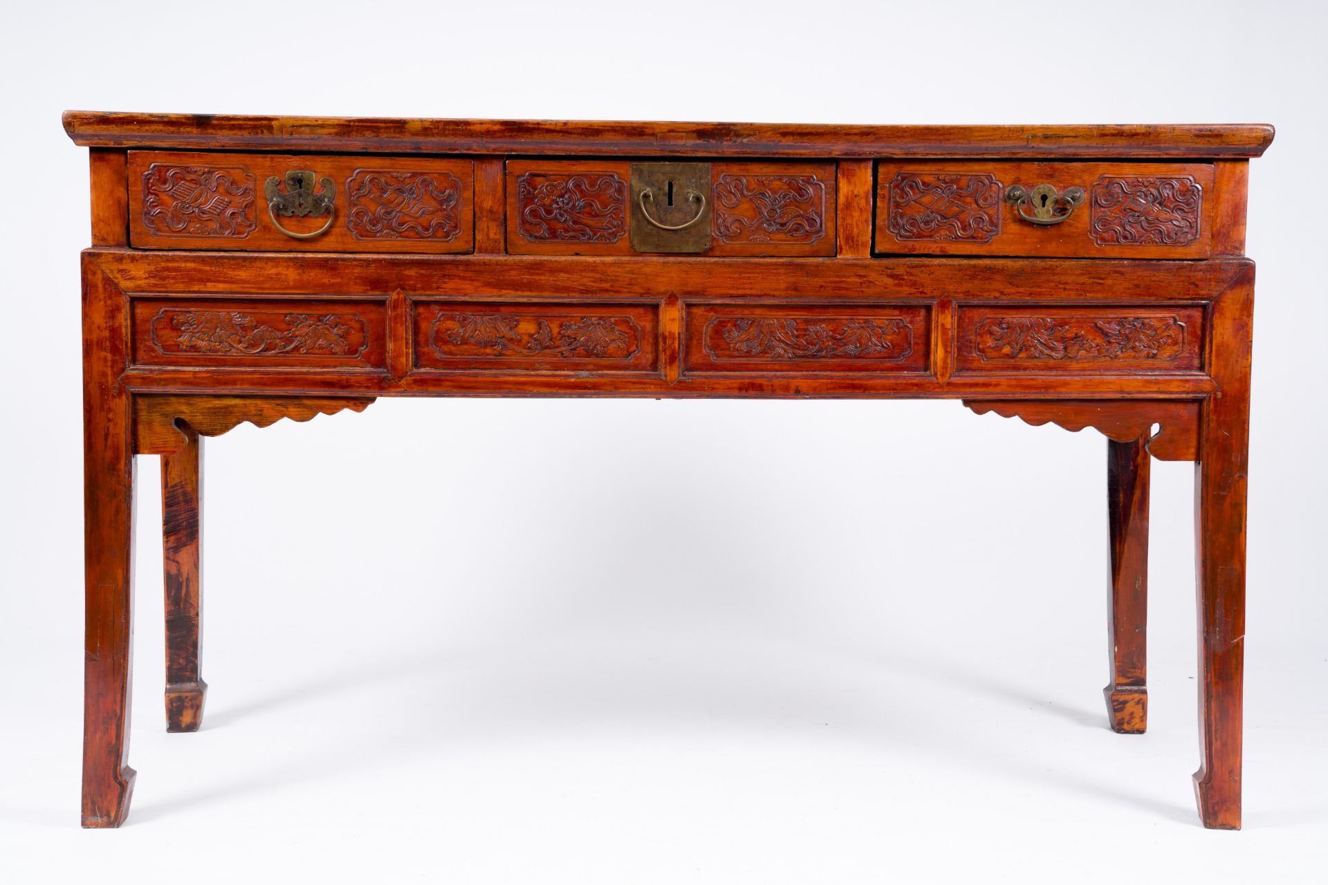 A Chinese wood wall console with 'Bajixiang' design, 19th/20th C. - Bild 3 aus 7