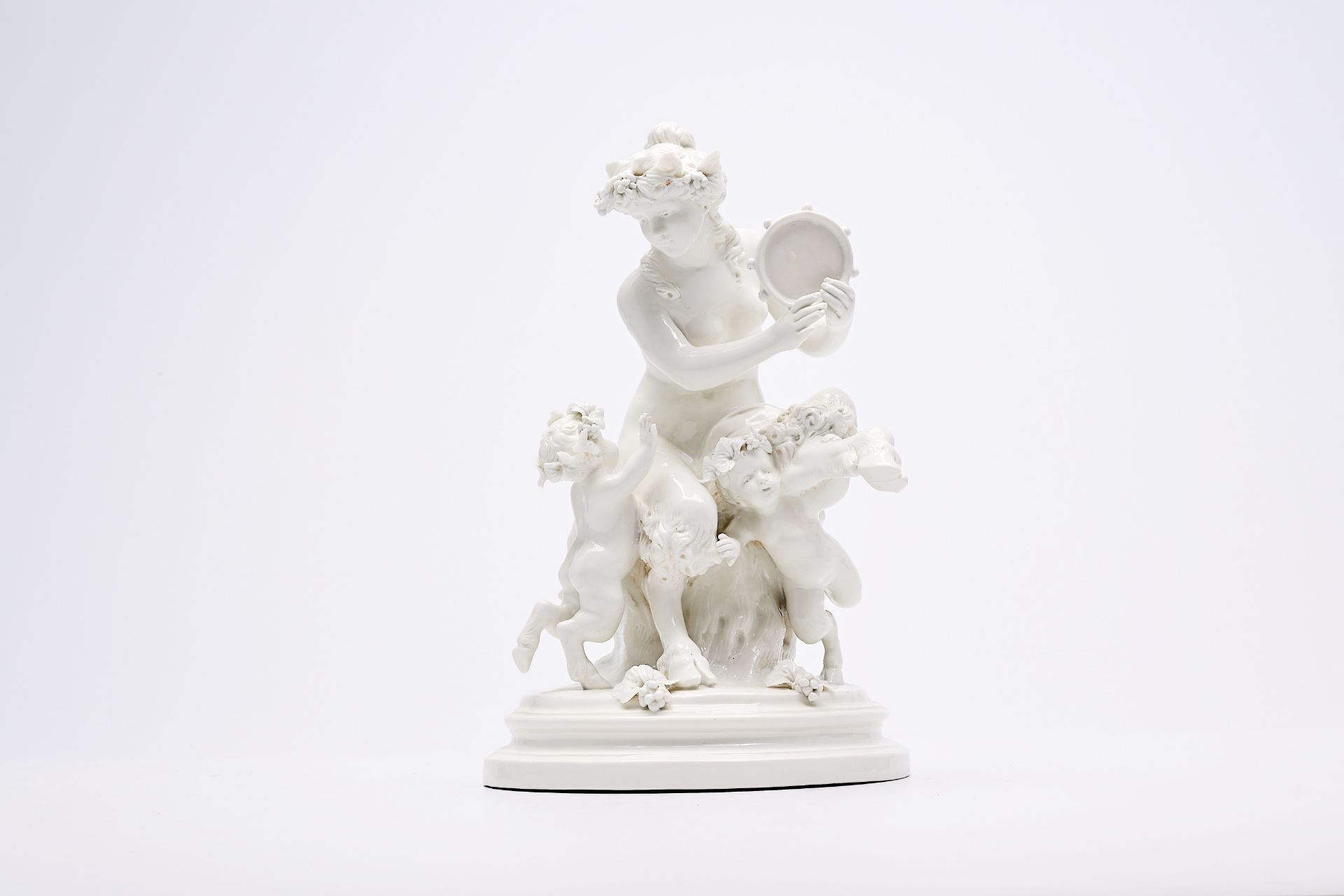 Clodion (1738-1814, after): An Italian playful porcelain group with music-making and dancing satyrs, - Bild 2 aus 14