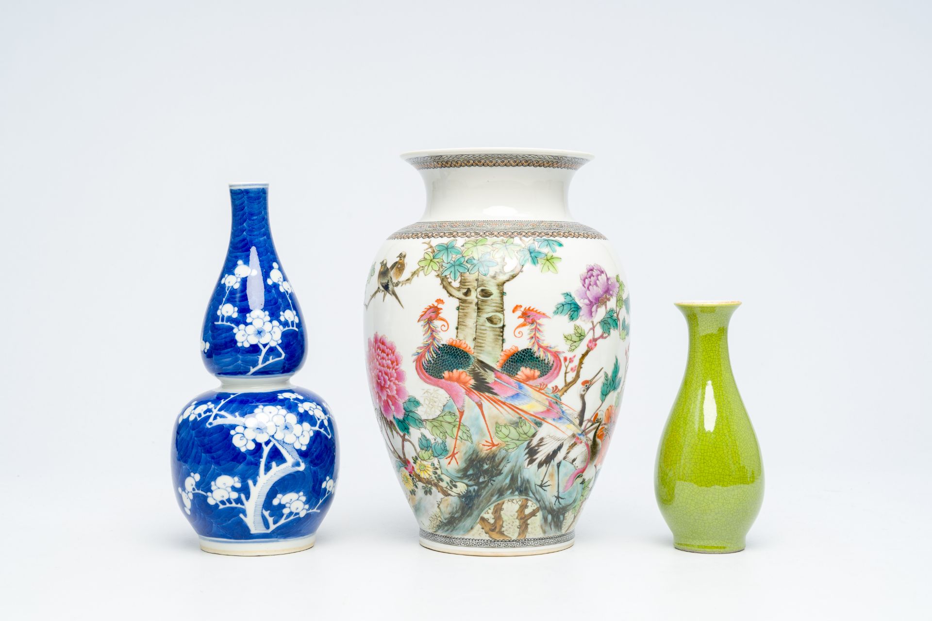 A varied collection of Chinese porcelain, Qianlong and later - Image 4 of 9