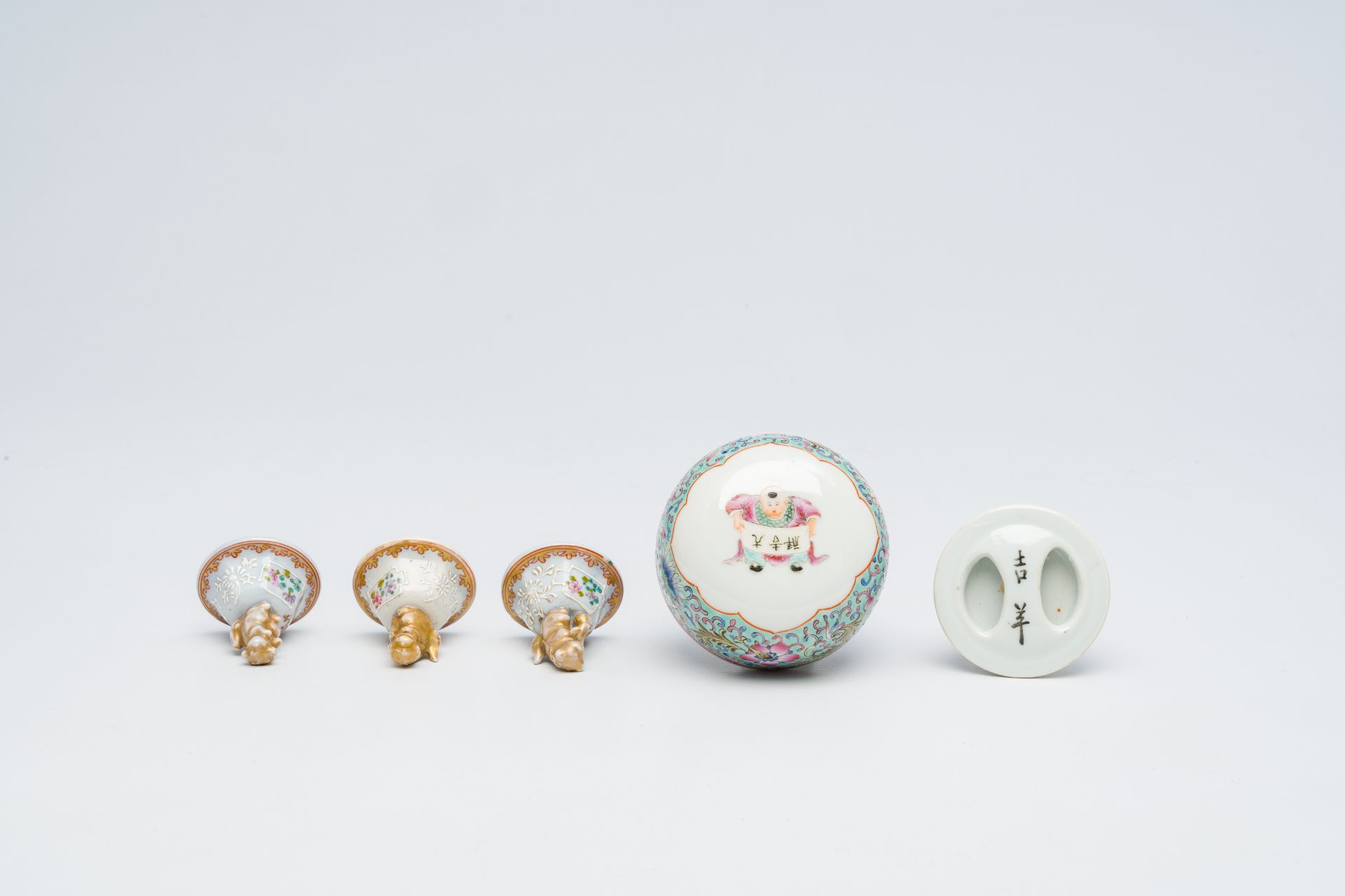 A varied collection of Chinese famille rose porcelain and three French Samson famille rose style 'ar - Image 15 of 17