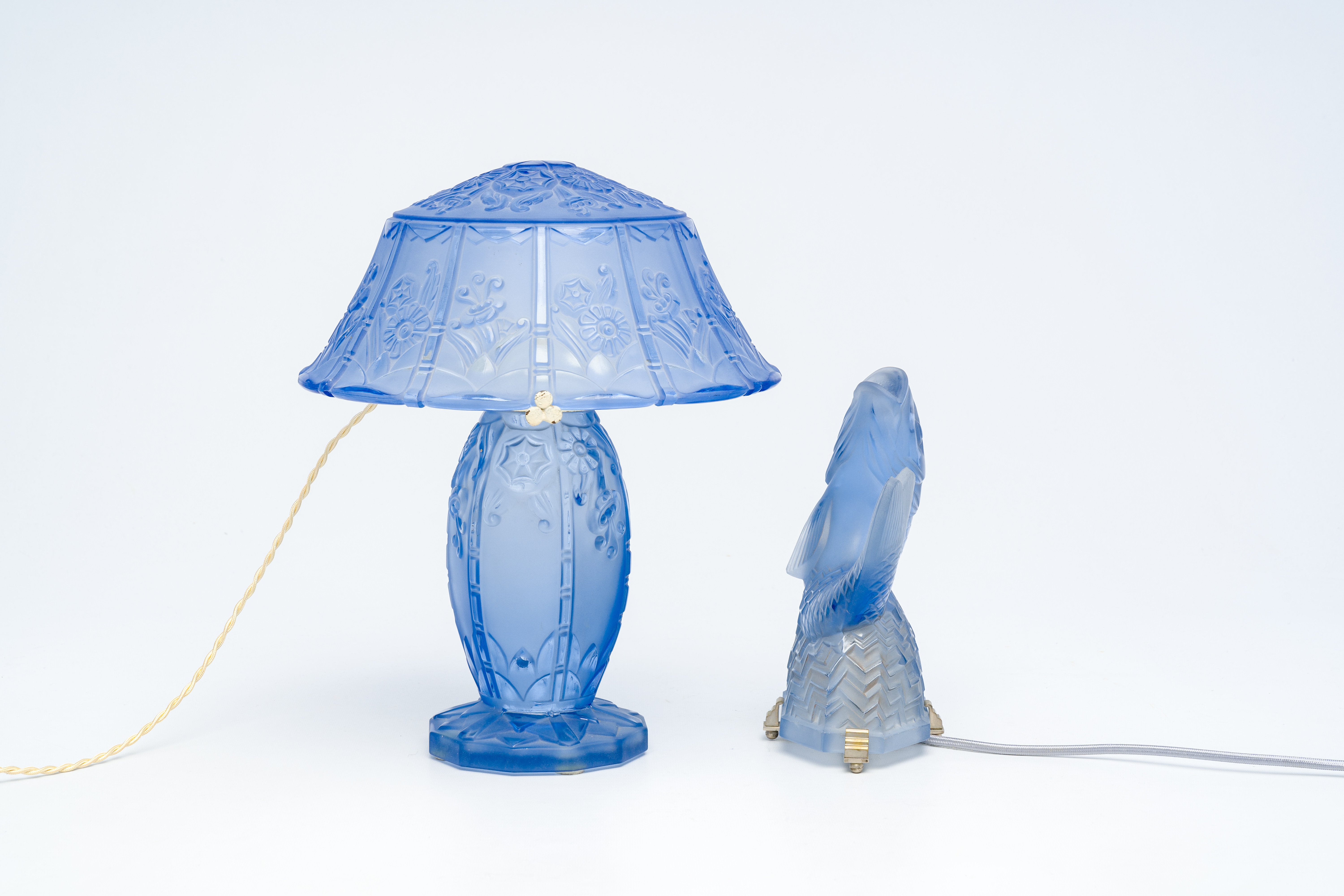 Pierre D'avesn and Lorrain Nancy, France: Two Art Deco lamps in blue glass - Image 4 of 10