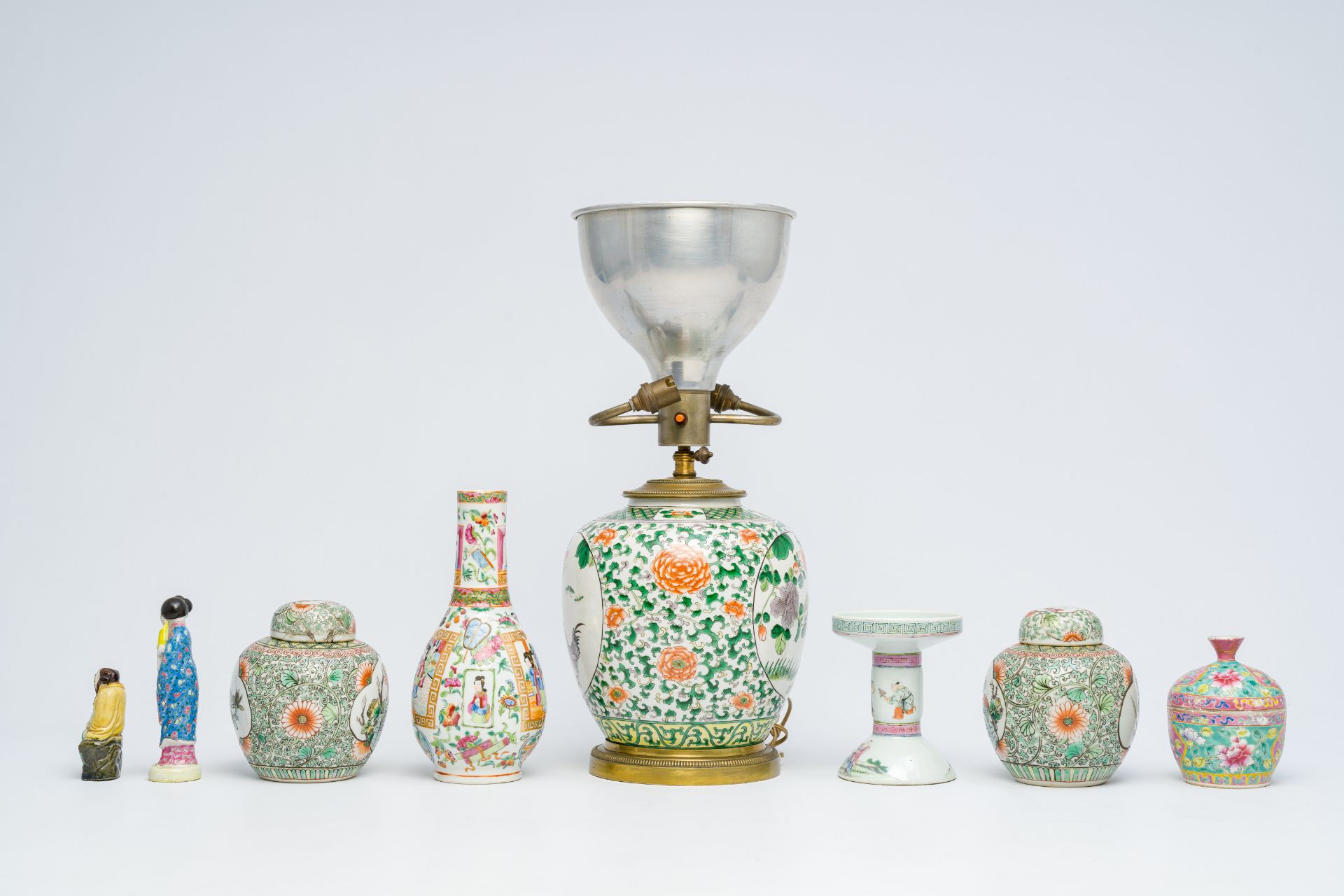 A varied collection of Chinese porcelain, 19th/20th C. - Bild 5 aus 26