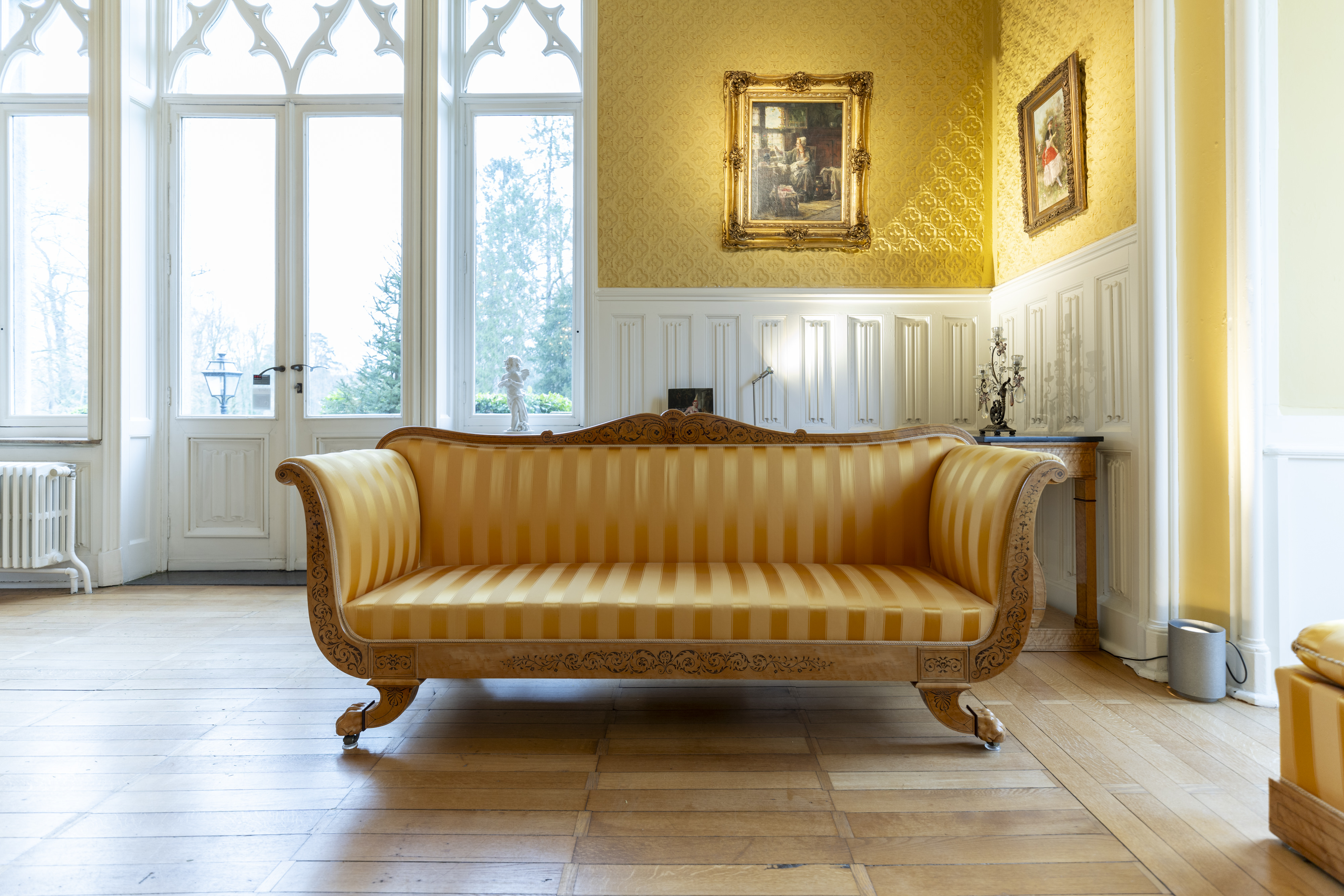 A 13-piece Biedermeier salon set comprising 3 sofas, 8 chairs and 2 footstools with yellow silk upho - Image 9 of 34