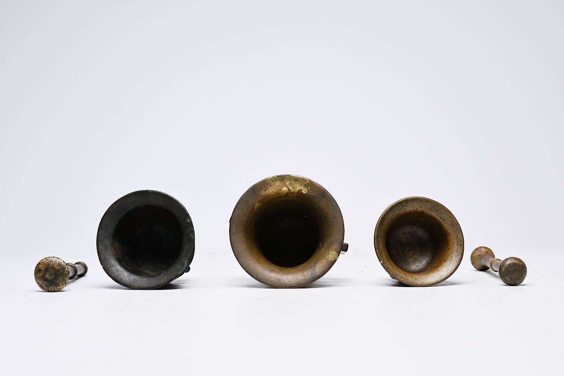 Three bronze mortars and two pestles, France and/or Spain, 16th/17th C. - Image 5 of 6