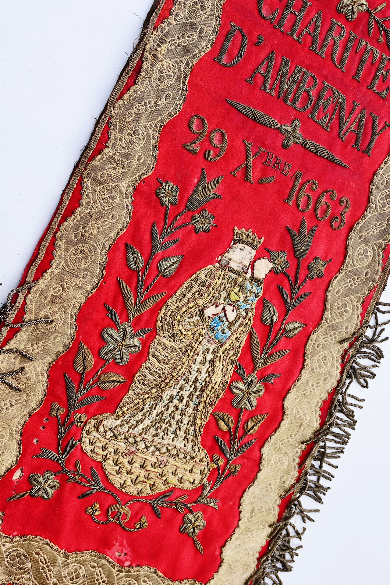 A religious embroidered shoulder robe with gold and silver thread, 'Charite d'Ambenay', dated 1663 - Image 4 of 5