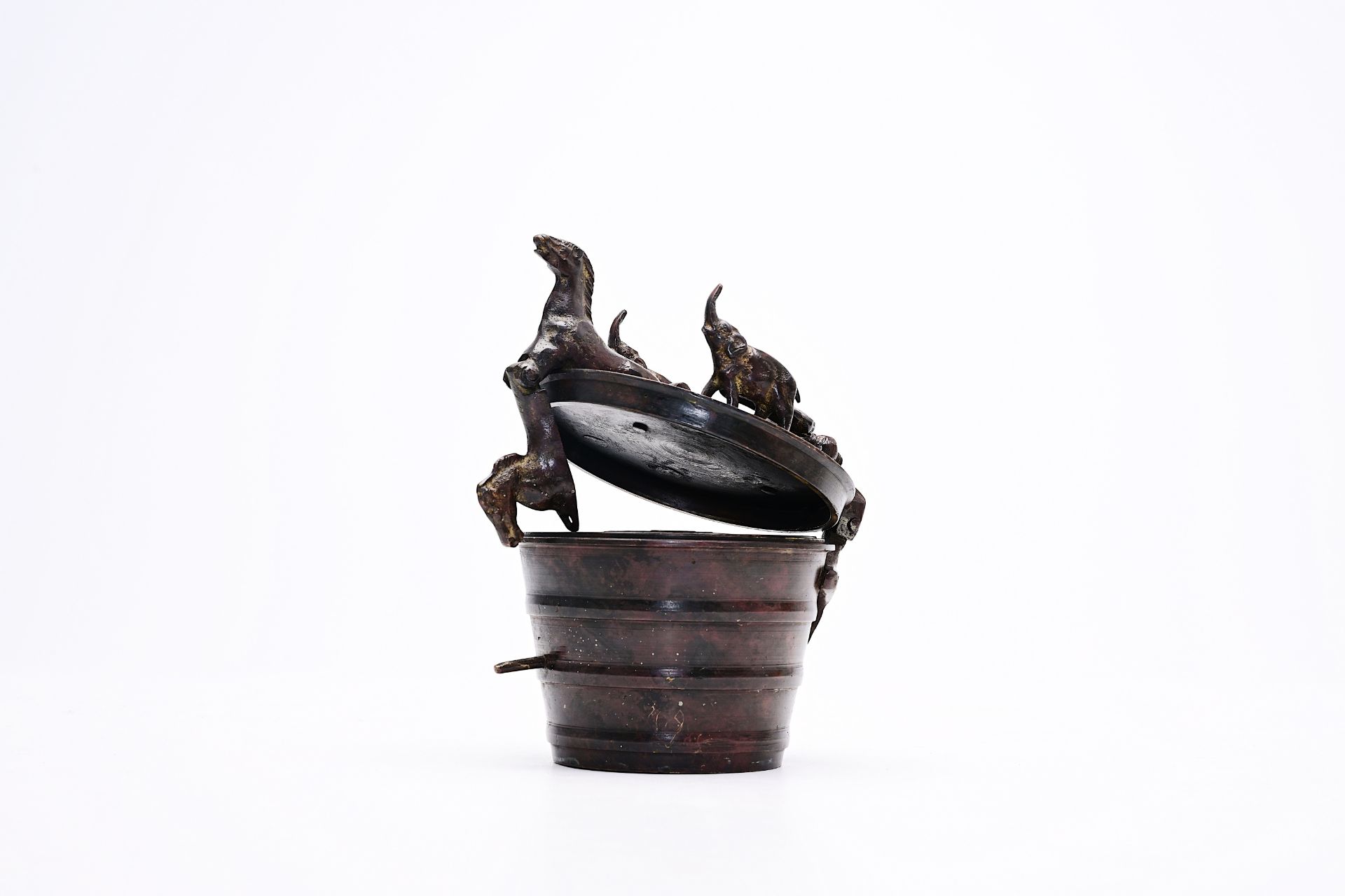 A set of bronze probably Portuguese colonial Nuremberg style nesting weights, ca. 1900 - Bild 11 aus 13