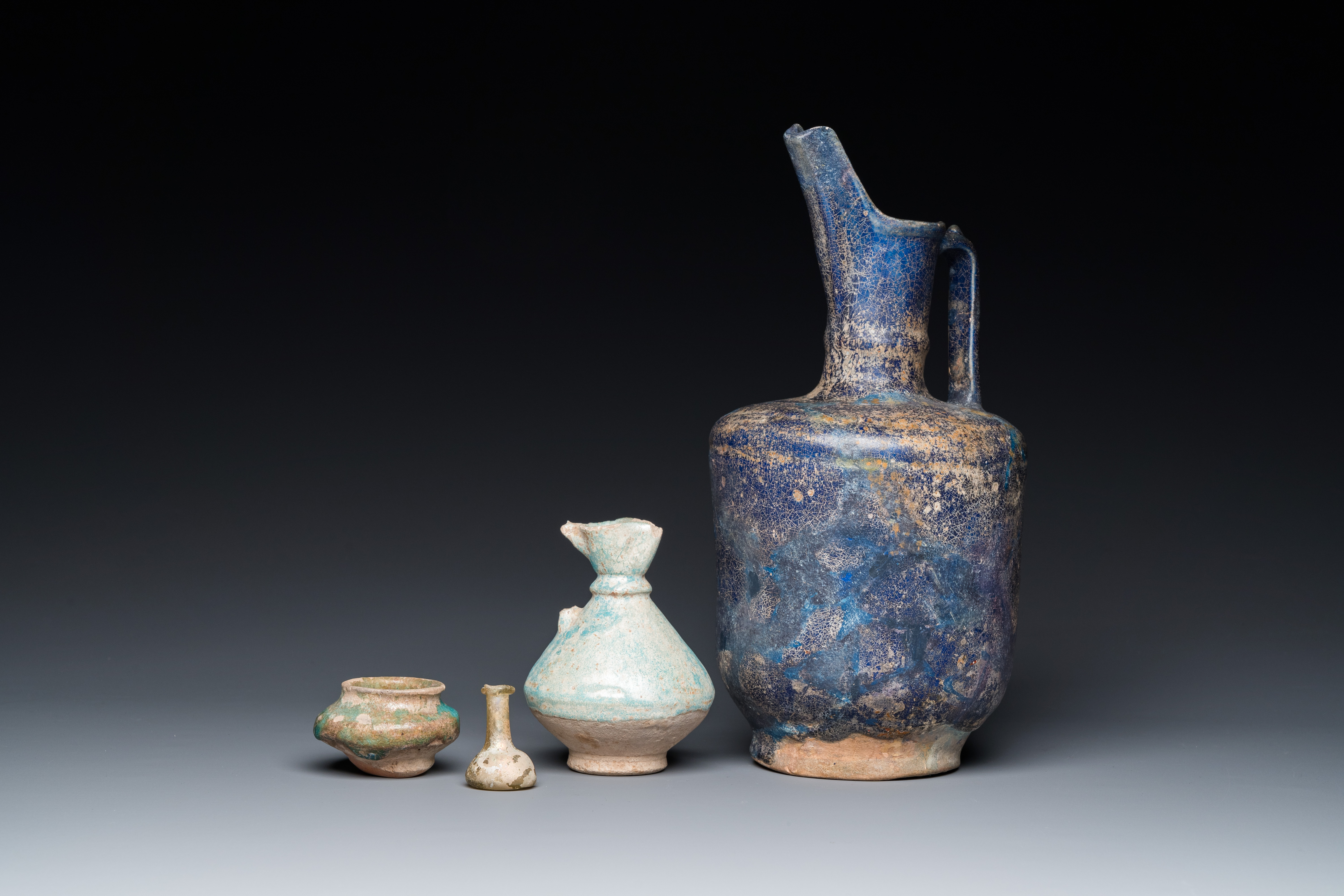 Twelve Ottoman and Persian pottery wares, 13th C. and later - Image 18 of 34
