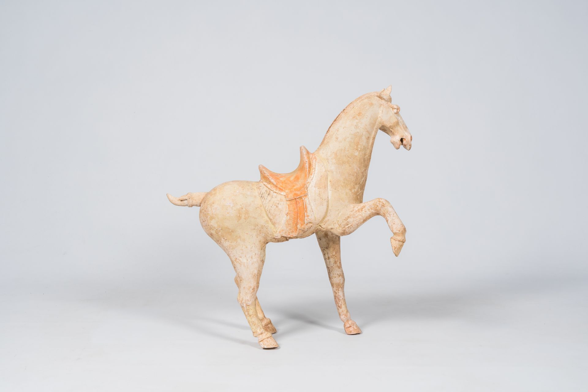 A Chinese polychrome painted pottery model of a horse, Tang - Image 3 of 9