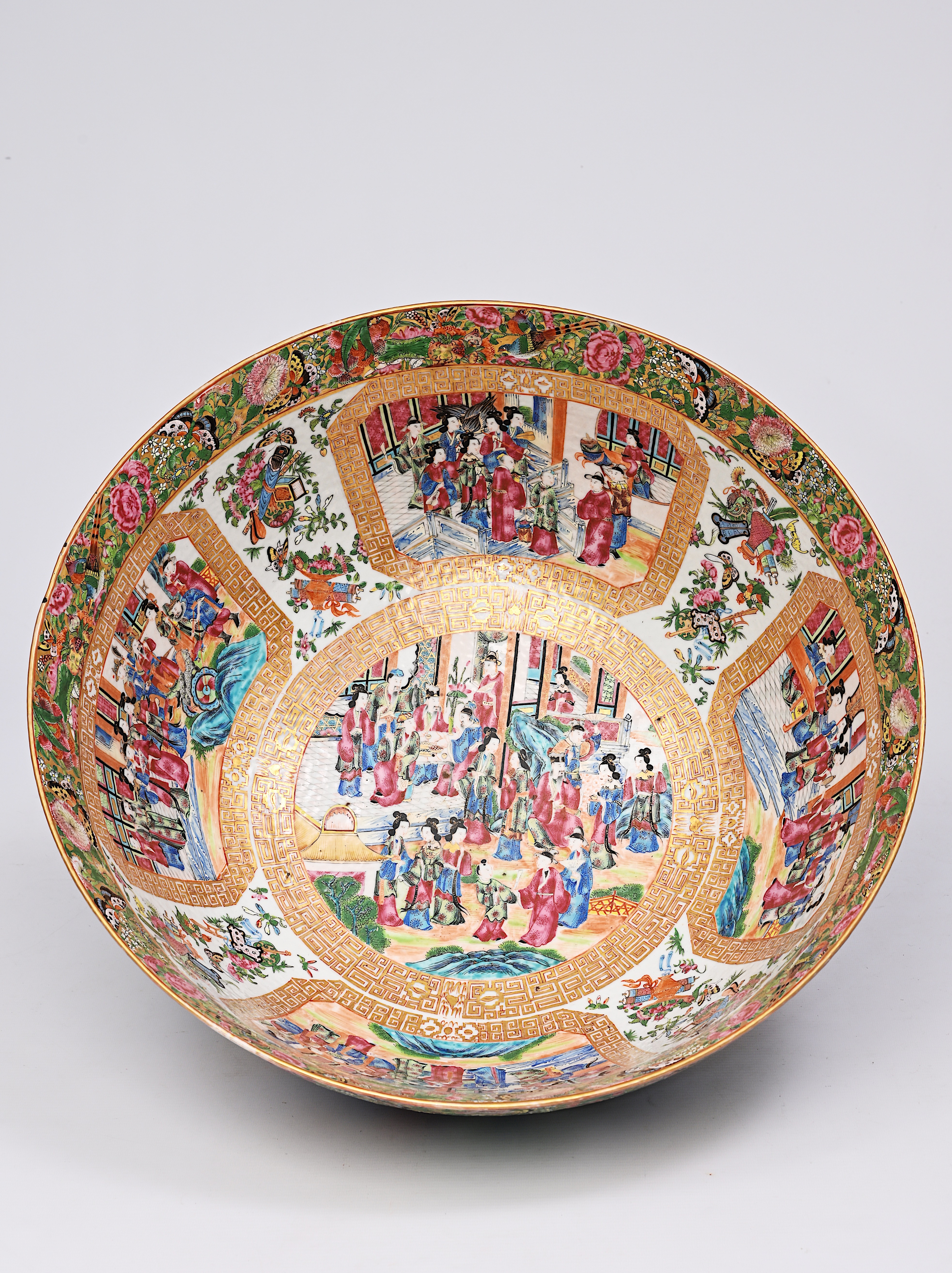 An imposing Chinese Canton famille rose bowl with palace scenes, antiquities and floral design, 19th - Image 6 of 10