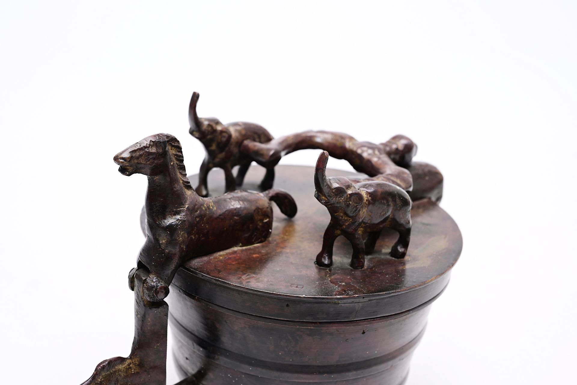 A set of bronze probably Portuguese colonial Nuremberg style nesting weights, ca. 1900 - Bild 13 aus 13