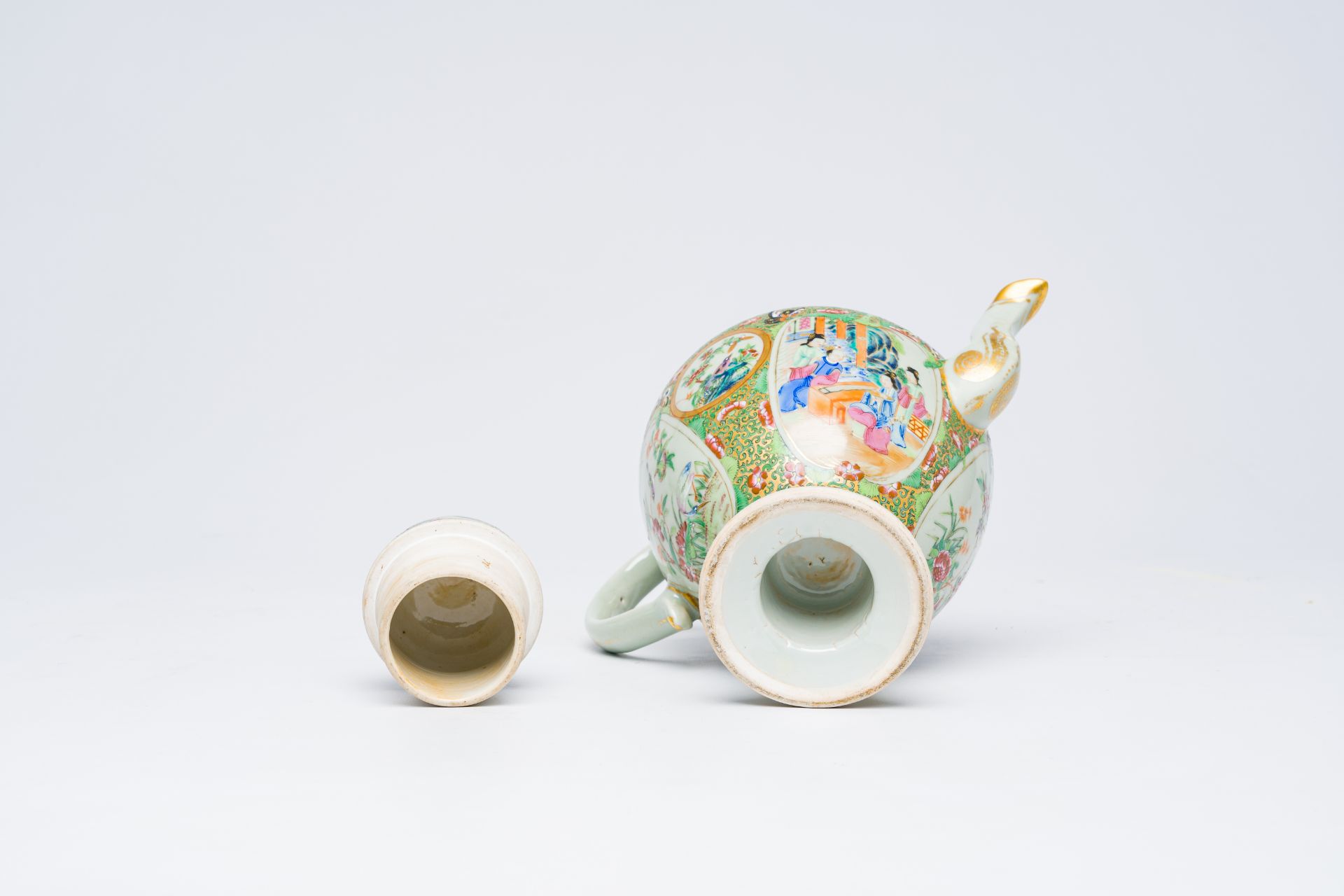 Six Chinese Canton famille rose porcelain wares, 19th C. - Image 11 of 11