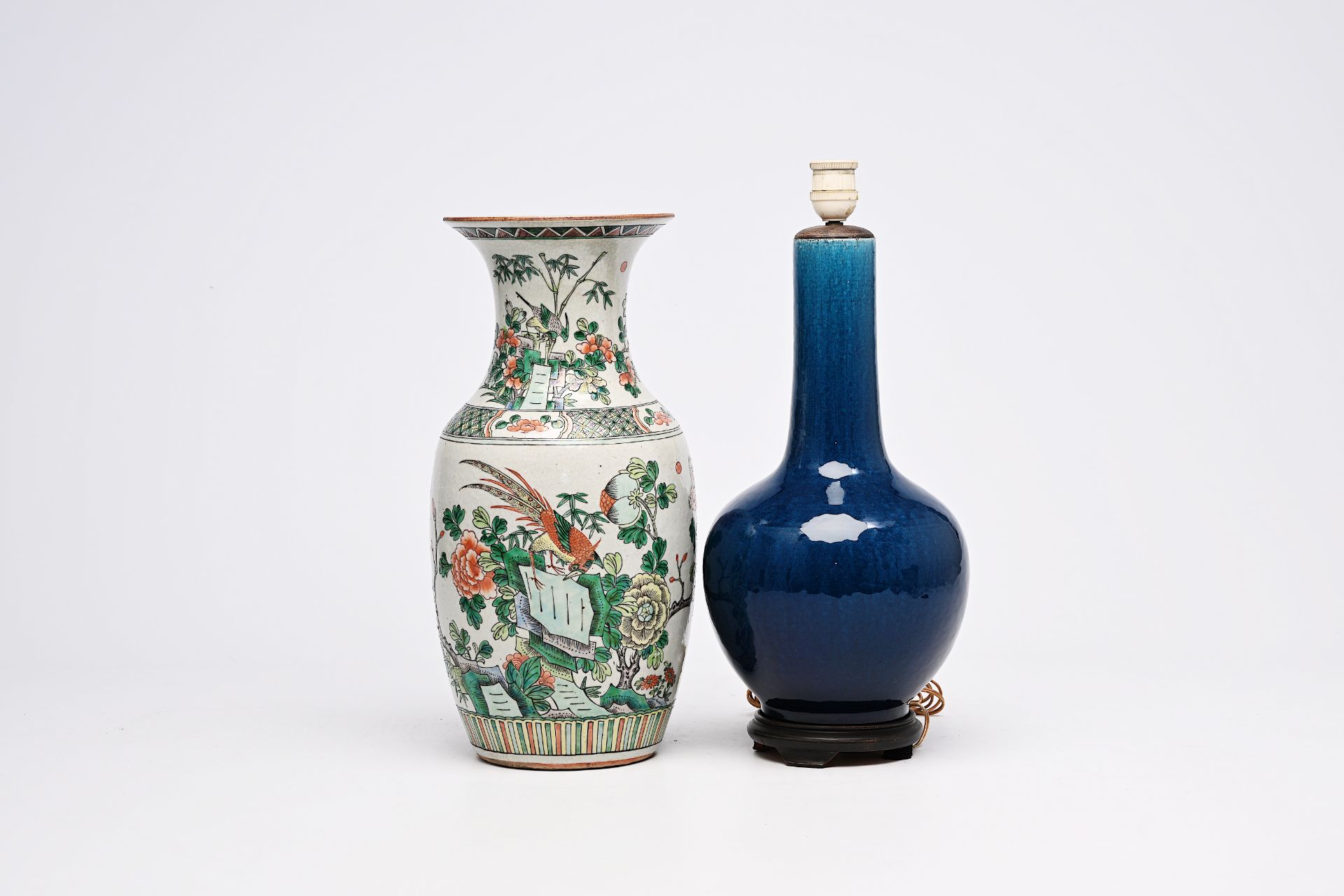 A varied collection of Chinese blue, white, famille rose, grisaille and monochrome porcelain, Kangxi - Bild 3 aus 11