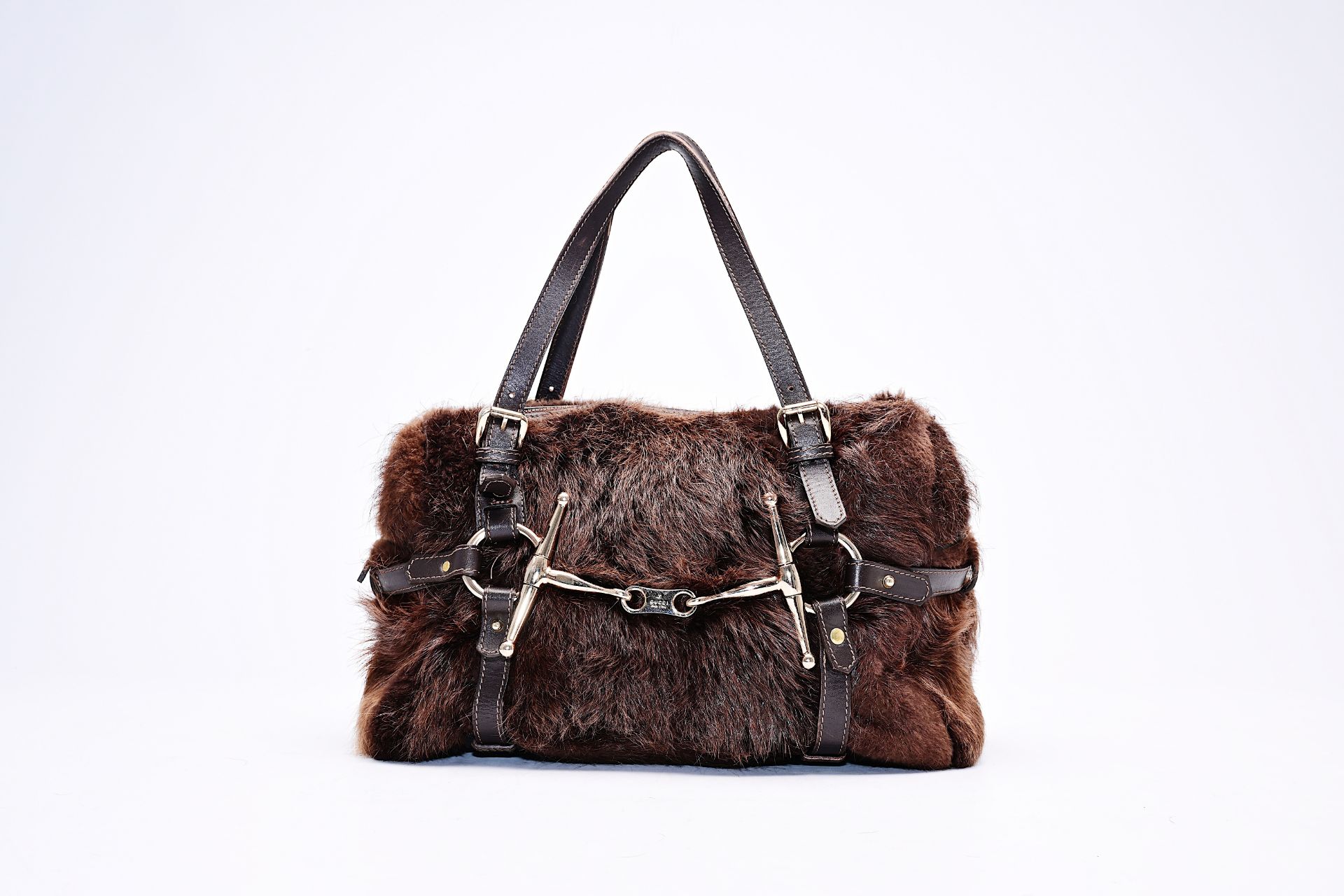 An Italian Gucci limited edition 85th anniversary fur and leather handbag, 20th C. - Bild 2 aus 6