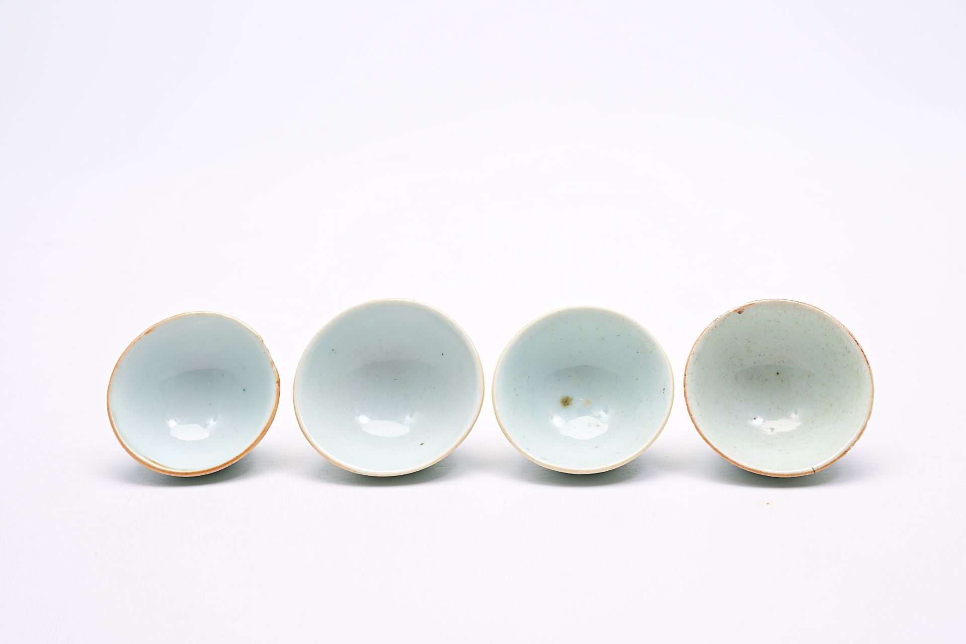 A varied collection of Chinese blue, white, famille rose and Imari style porcelain, 18th C. and late - Image 13 of 14