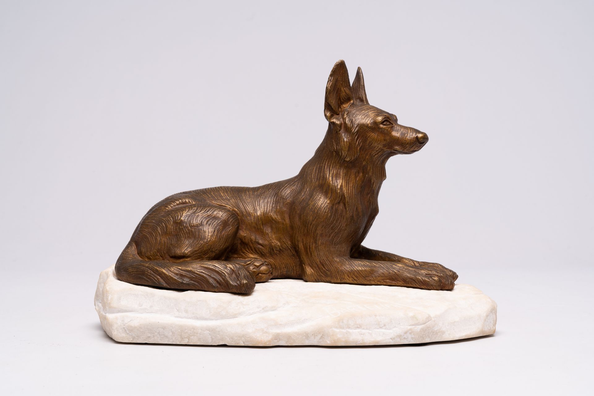 Bartelier (19th/20th C.): Sheepdog, brown patinated bronze on a white marble base - Image 2 of 8