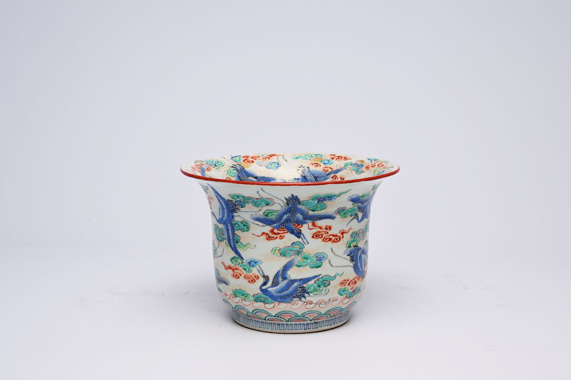 A Japanese Kakiemon 'cranes' jardiniere, Meiji, 19th C. - Image 2 of 12